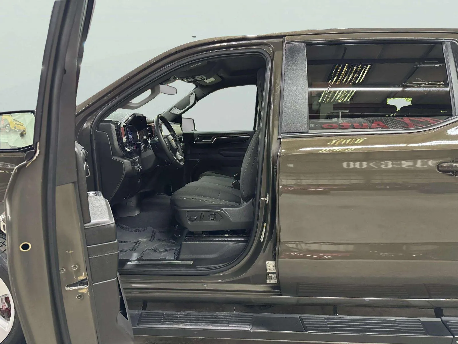 Chevrolet Silverado photo 25