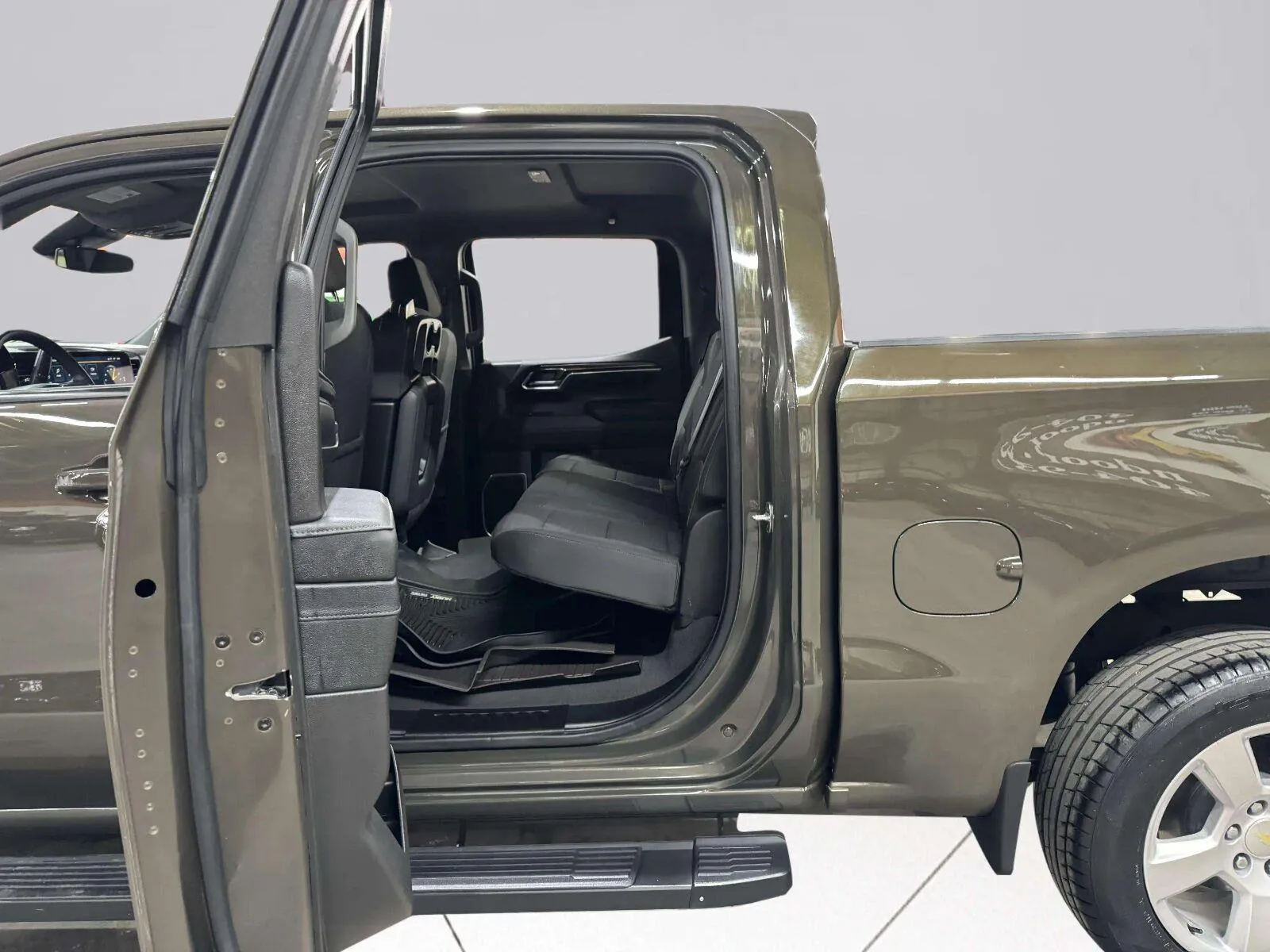 Chevrolet Silverado photo 32