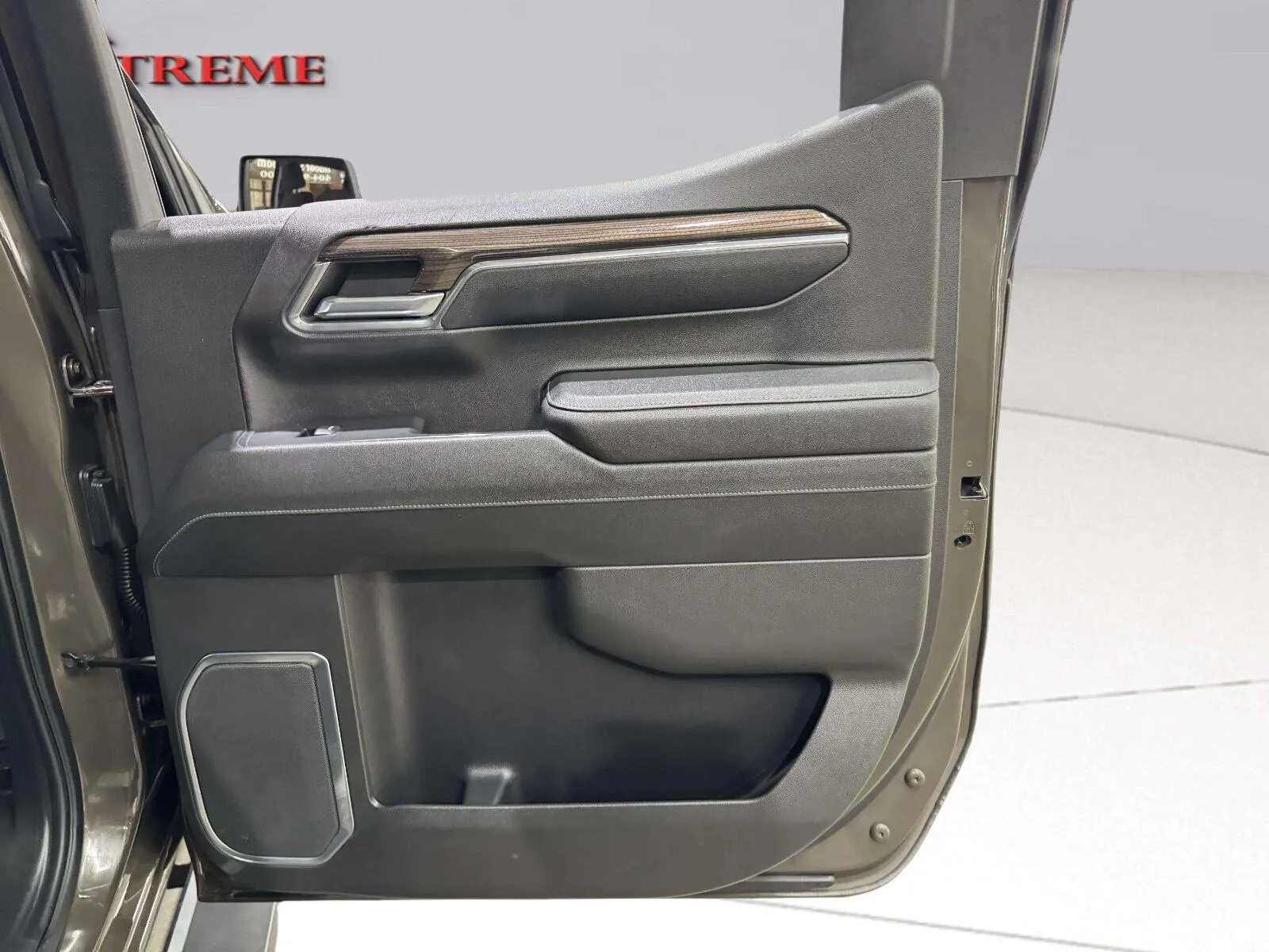 Chevrolet Silverado photo 36