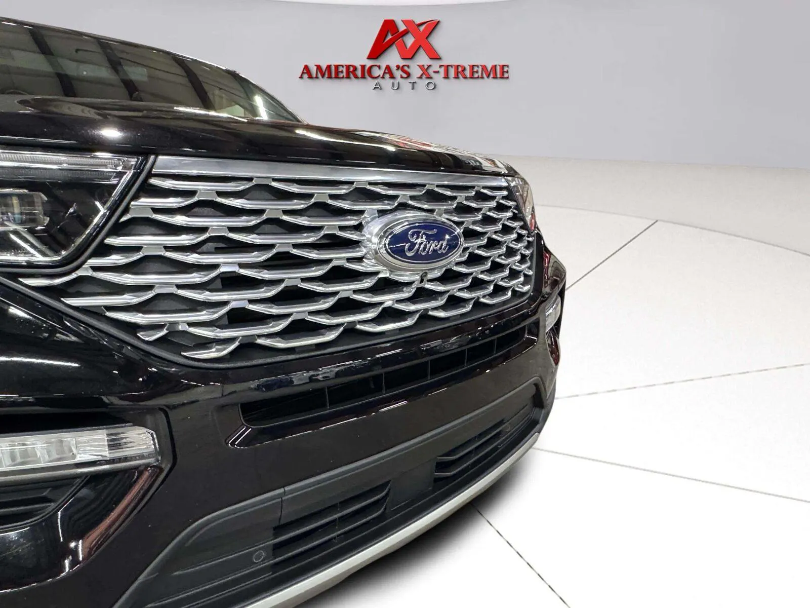 Ford Explorer photo 11