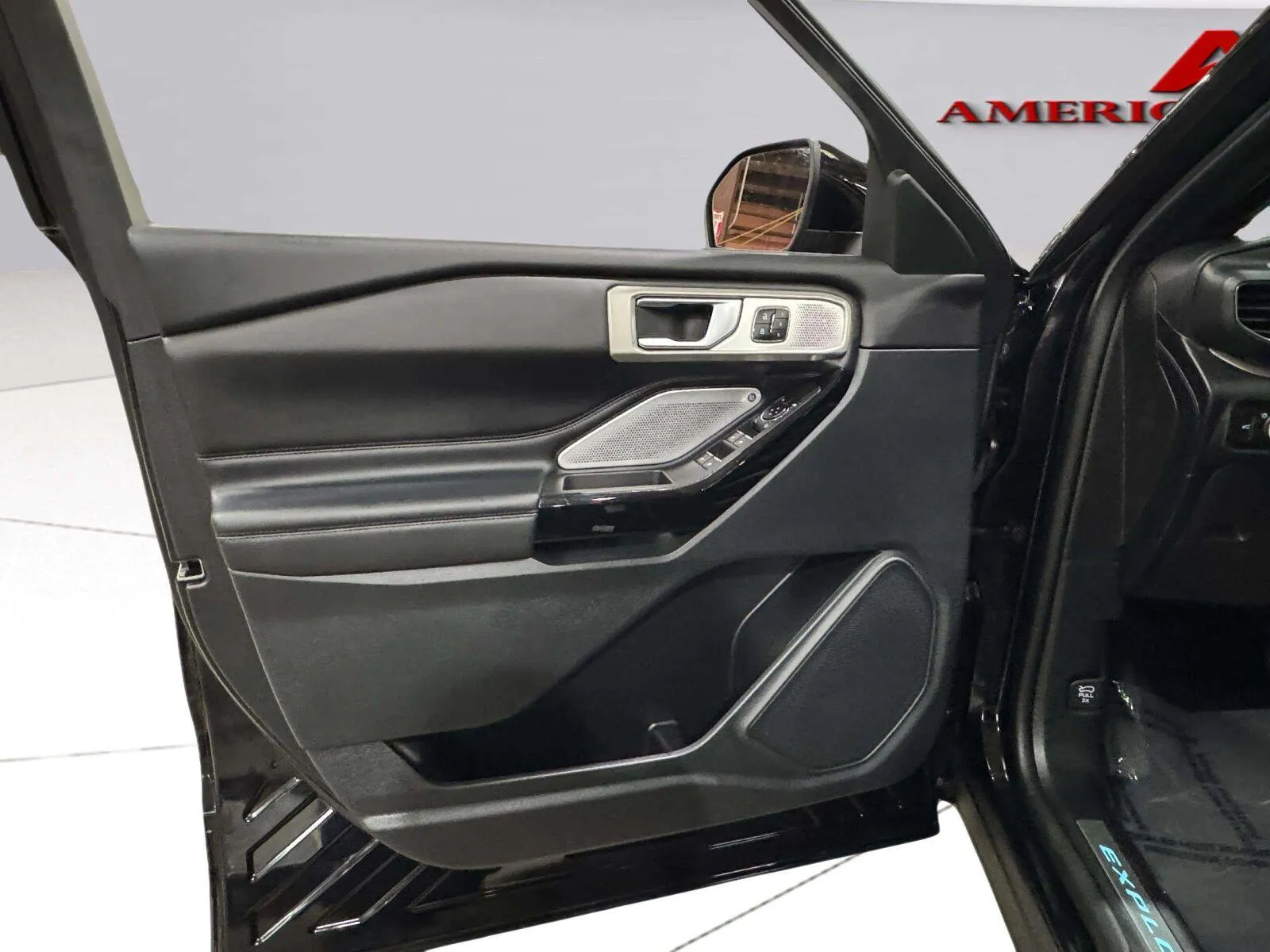 Ford Explorer photo 22