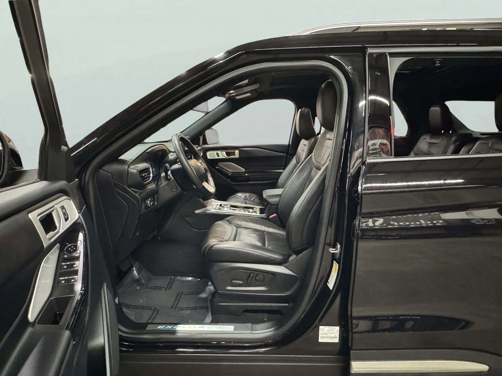 Ford Explorer photo 24