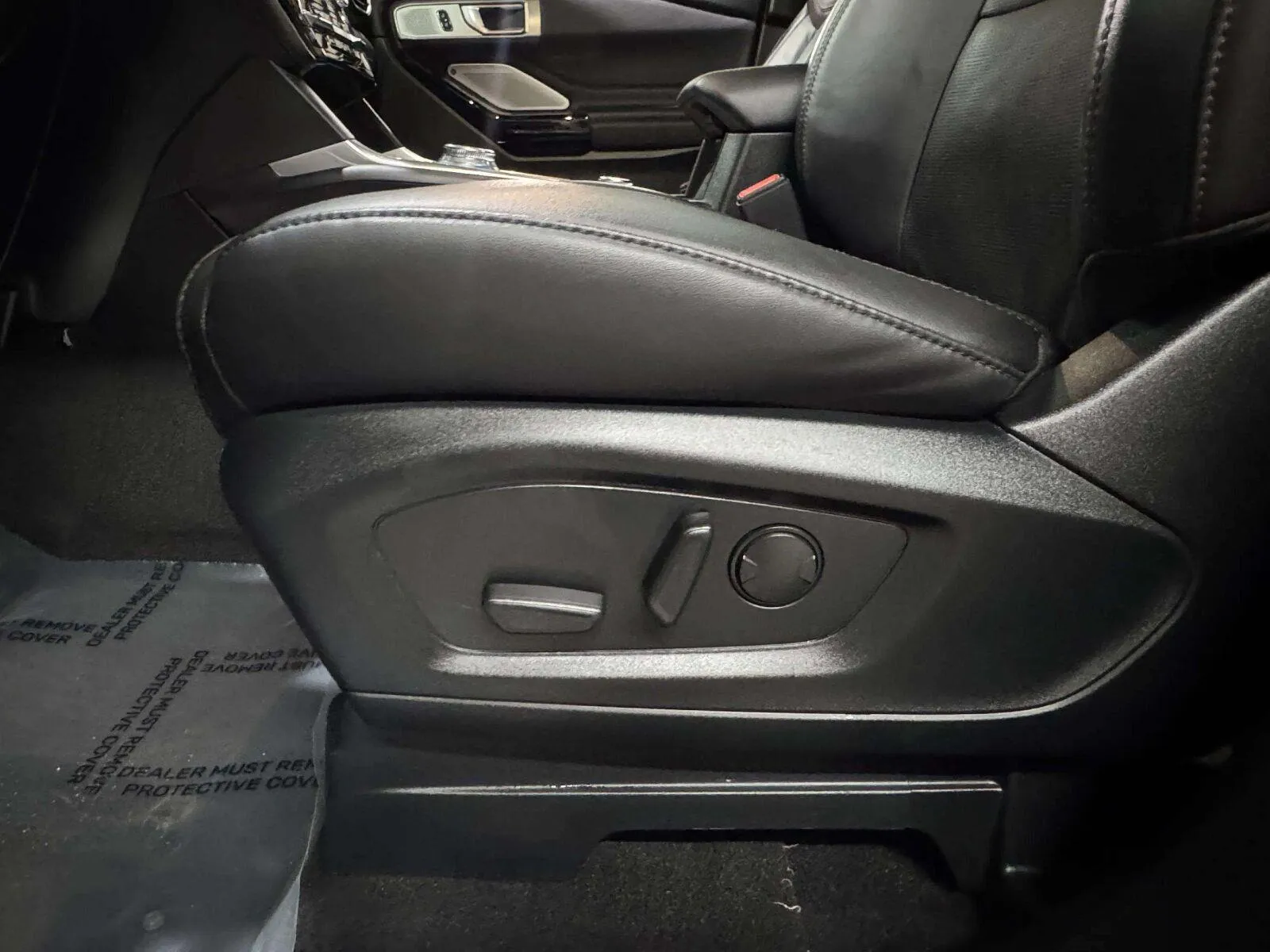 Ford Explorer photo 25