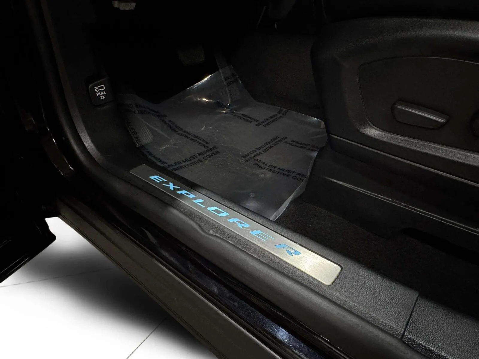 Ford Explorer photo 26