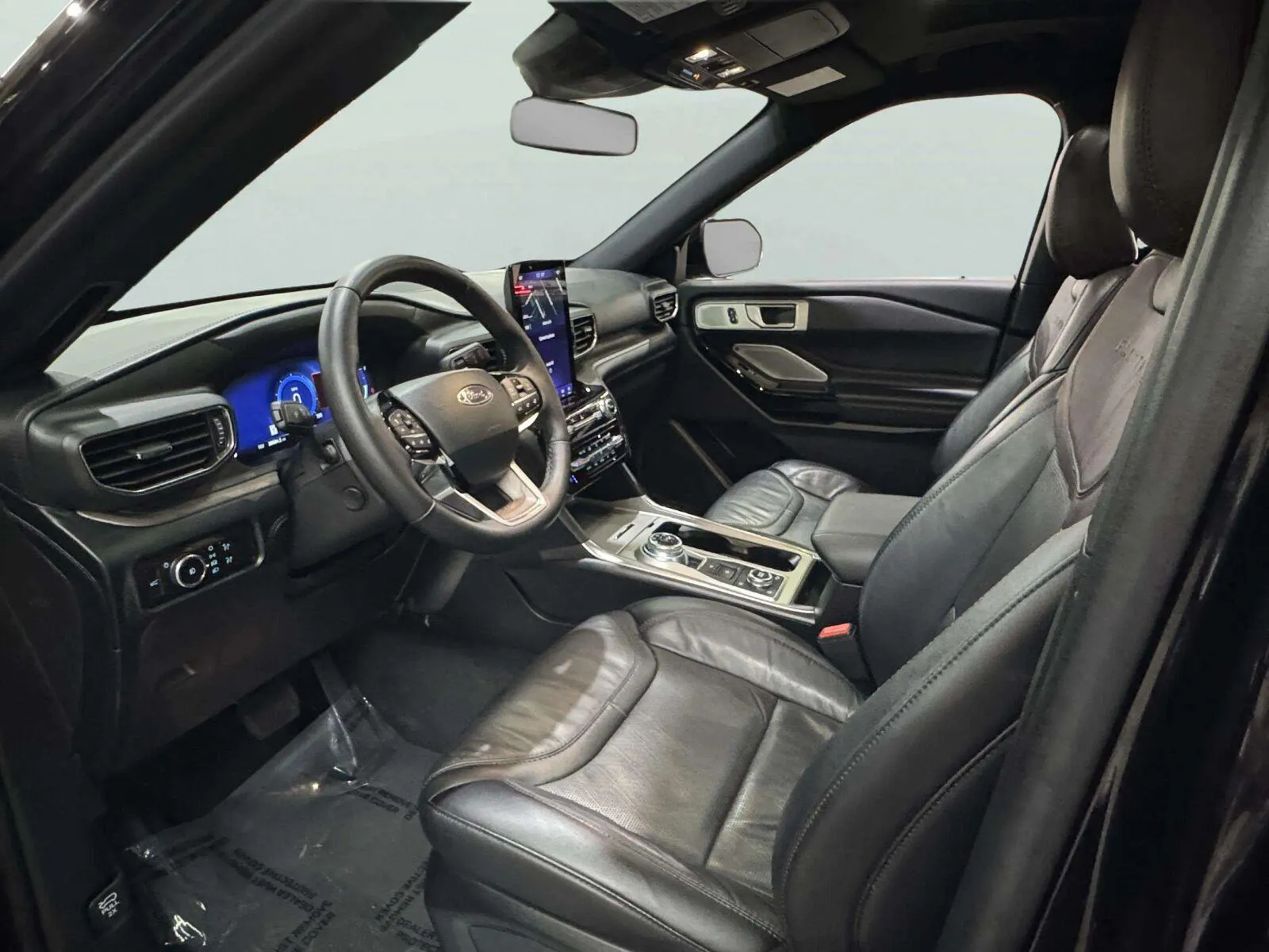 Ford Explorer photo 27