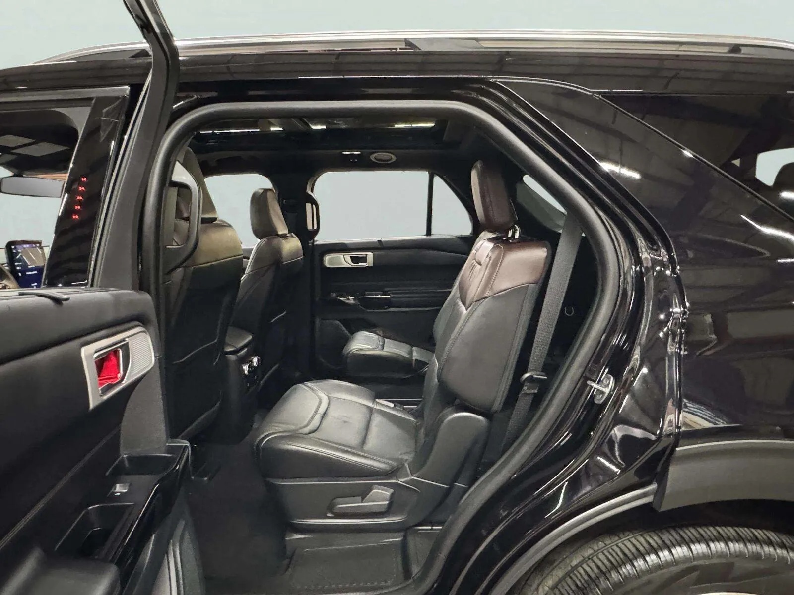 Ford Explorer photo 31