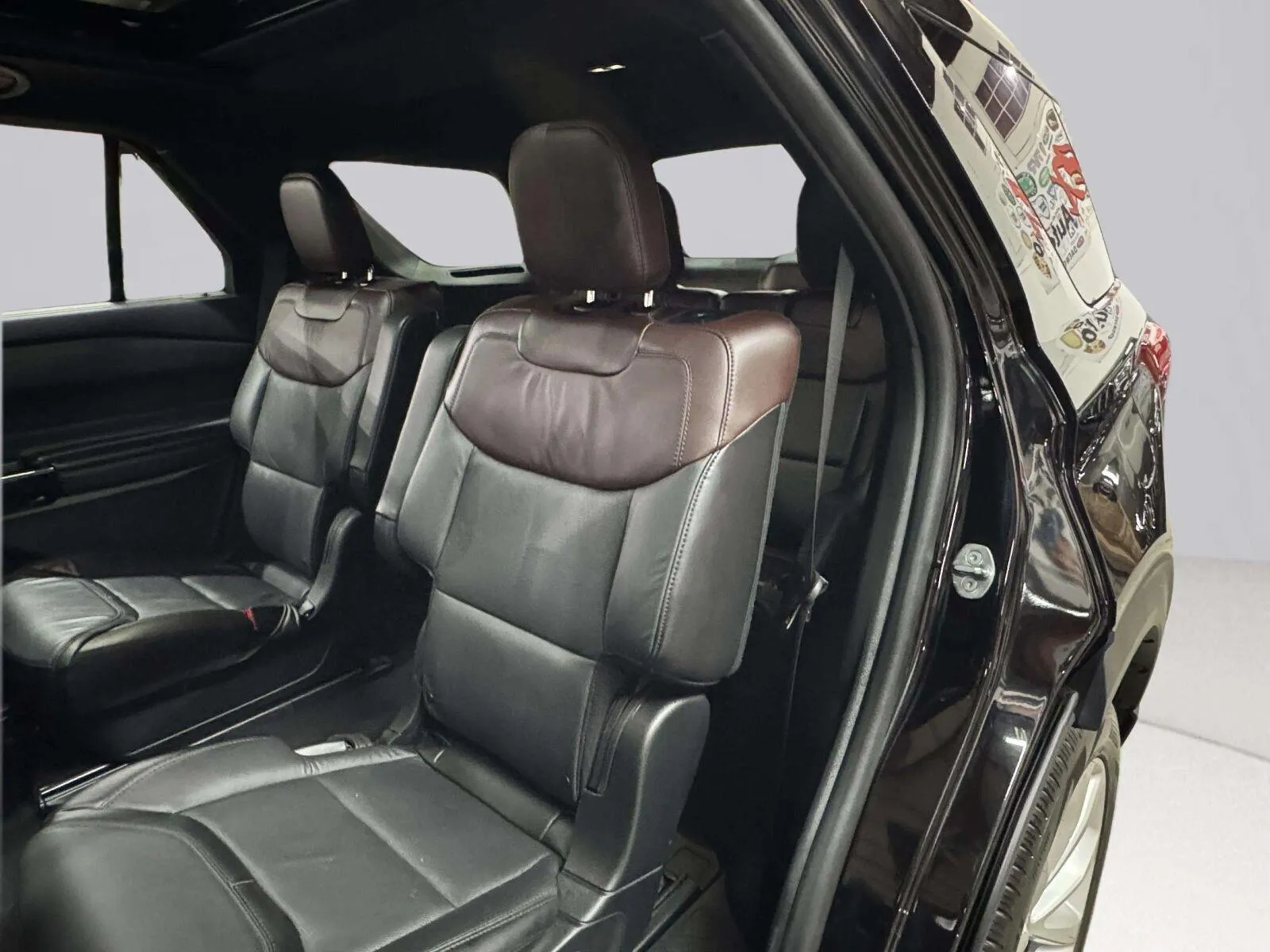 Ford Explorer photo 33