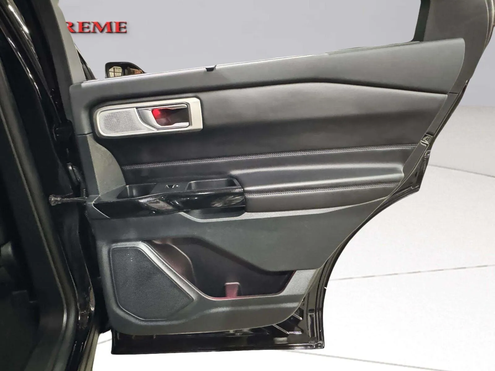 Ford Explorer photo 34