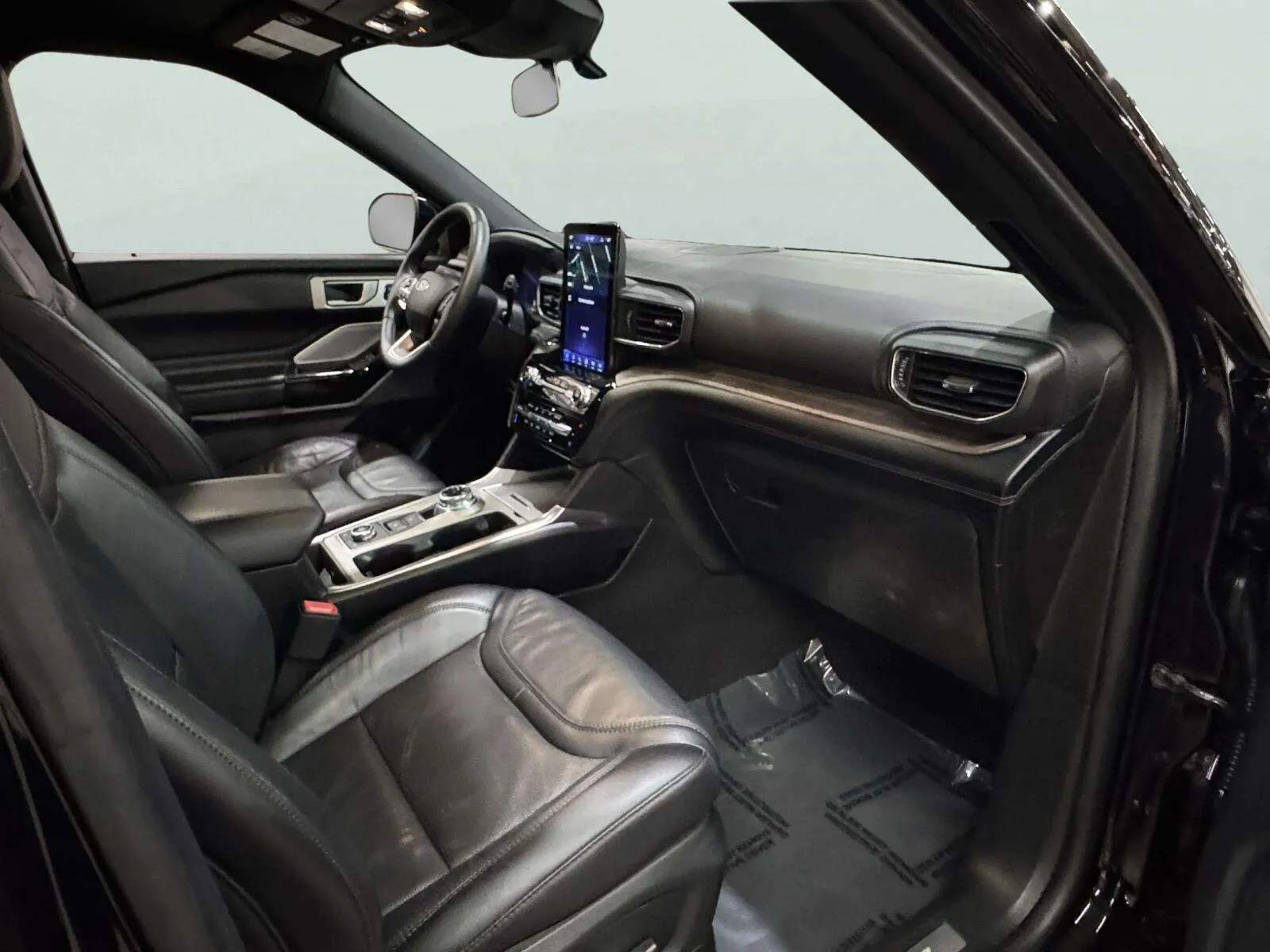 Ford Explorer photo 44