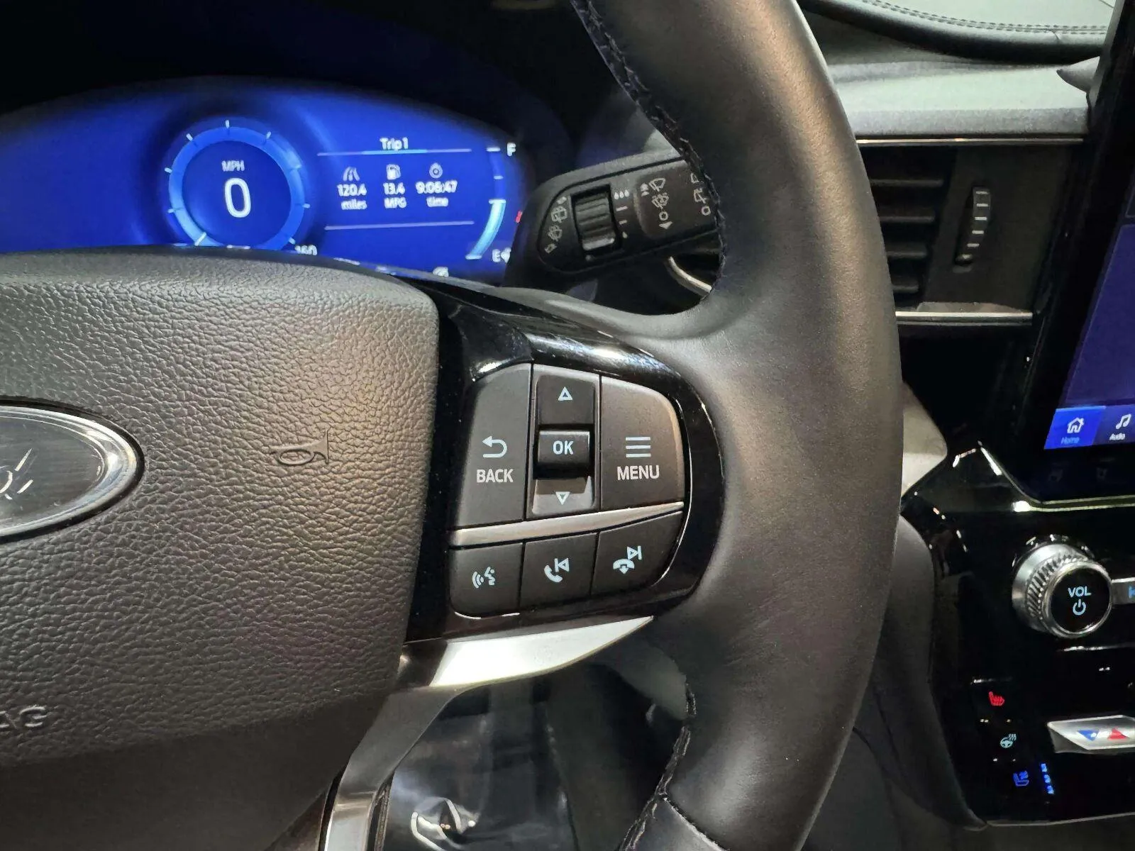 Ford Explorer photo 56