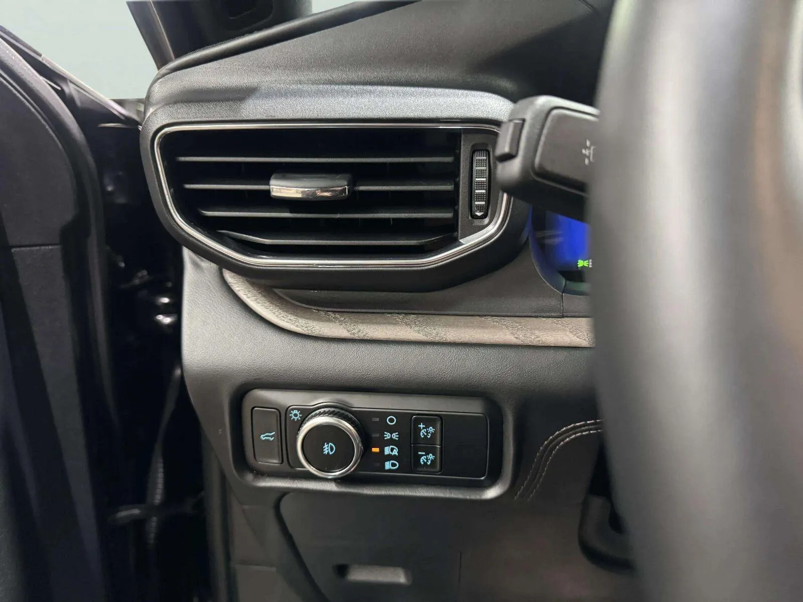 Ford Explorer photo 59