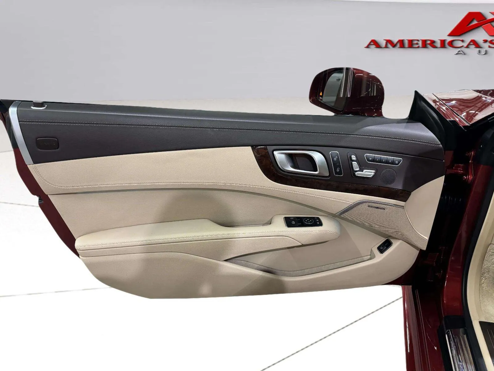 Mercedes-Benz SL photo 21