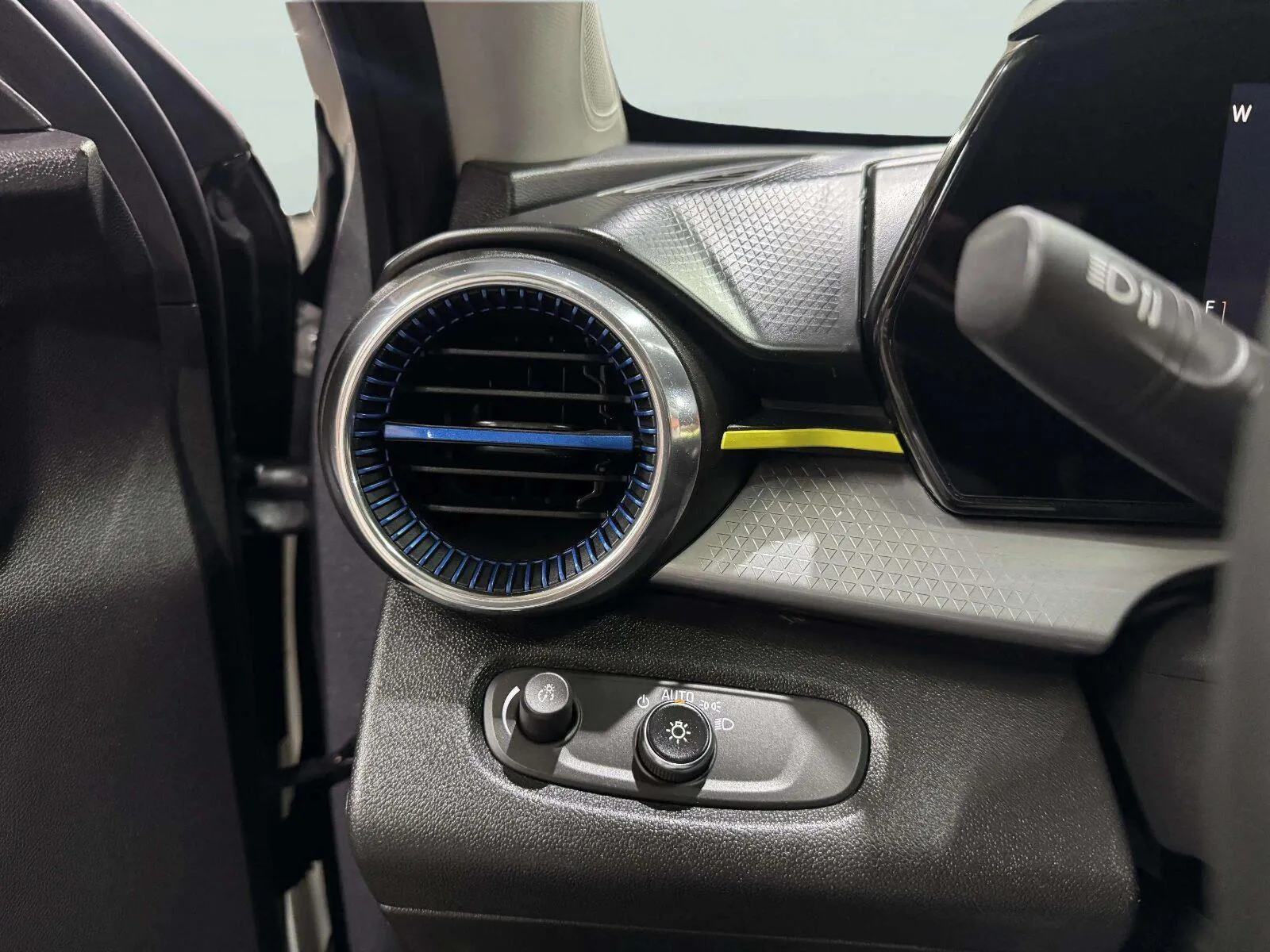 Chevrolet Trax photo 47