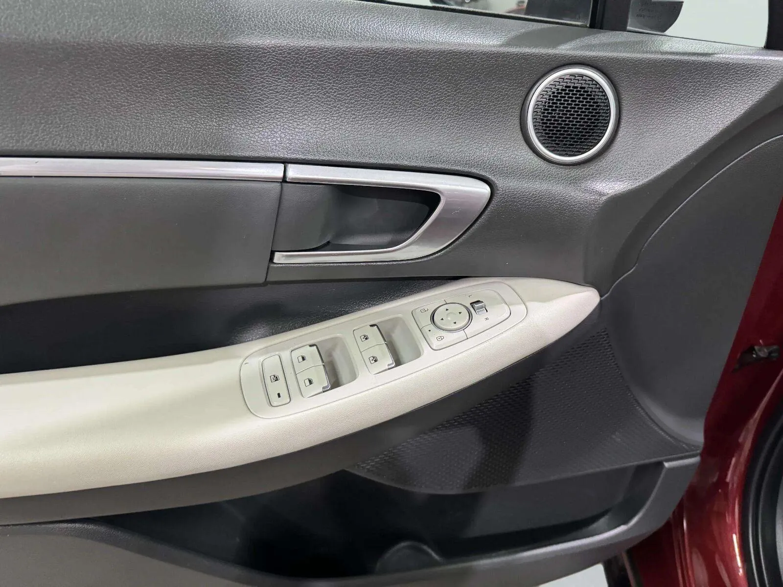 Hyundai Sonata photo 21