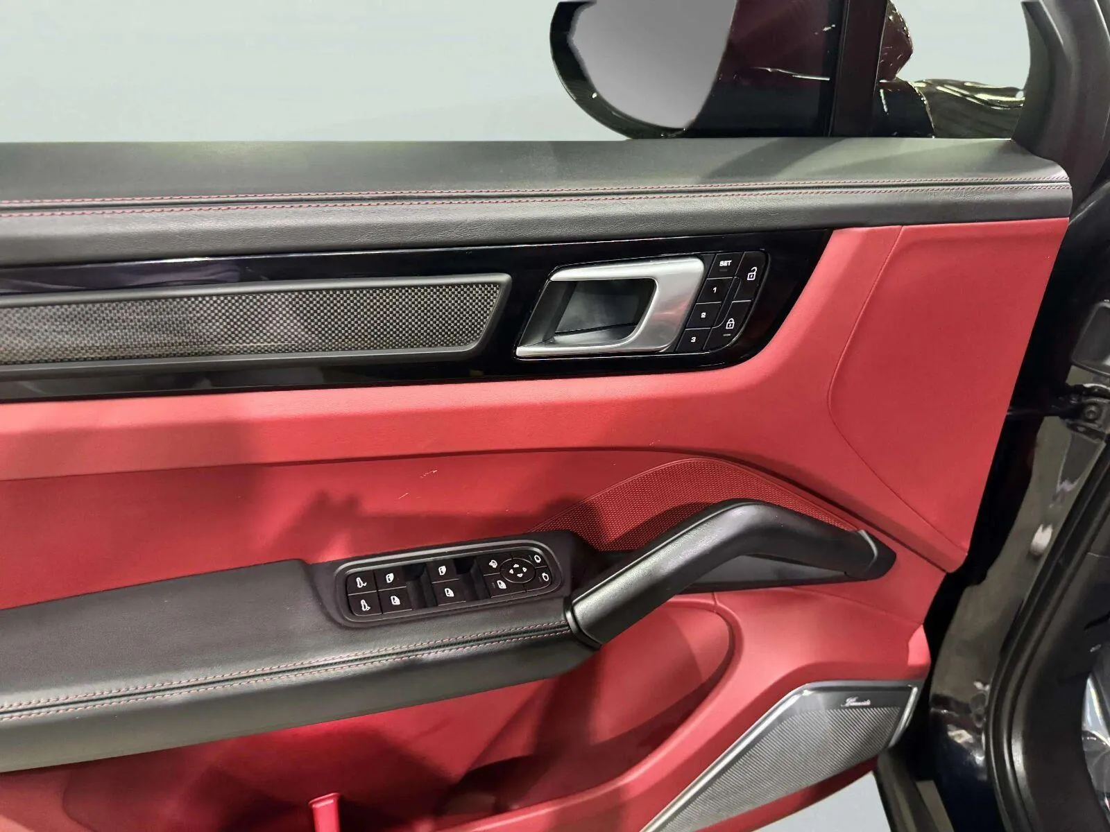 Porsche Cayenne photo 23