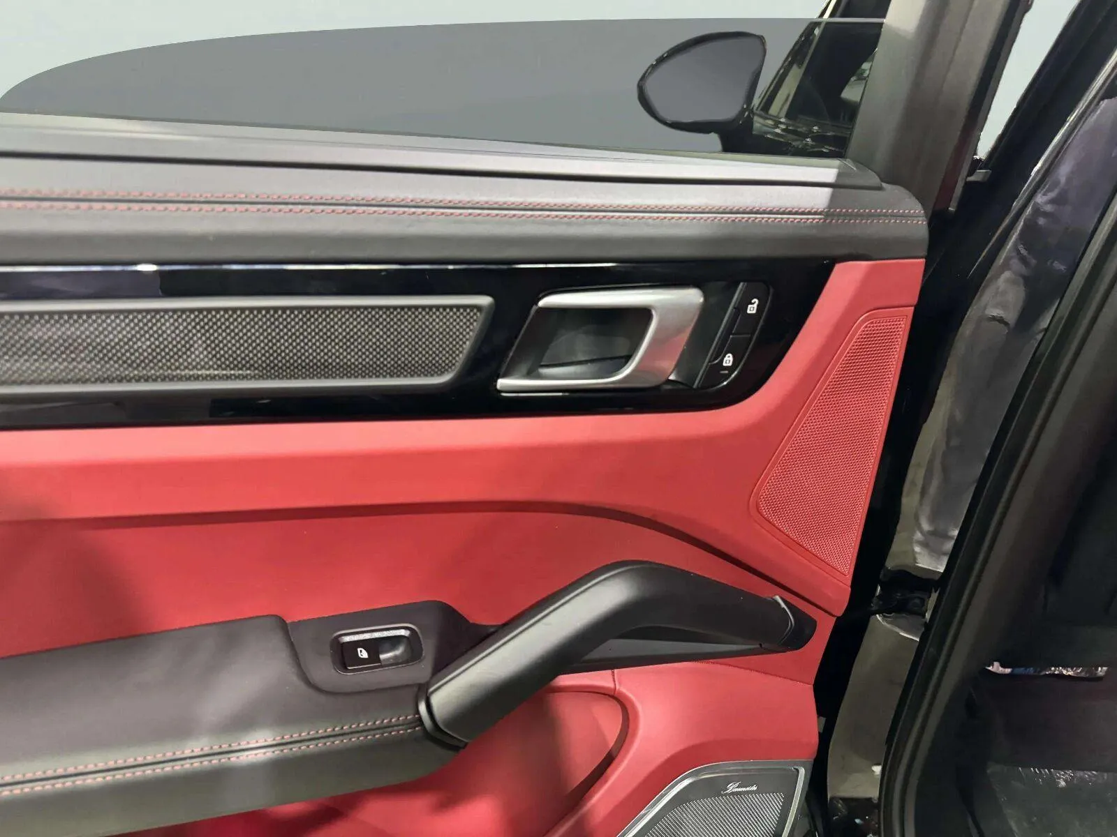 Porsche Cayenne photo 30