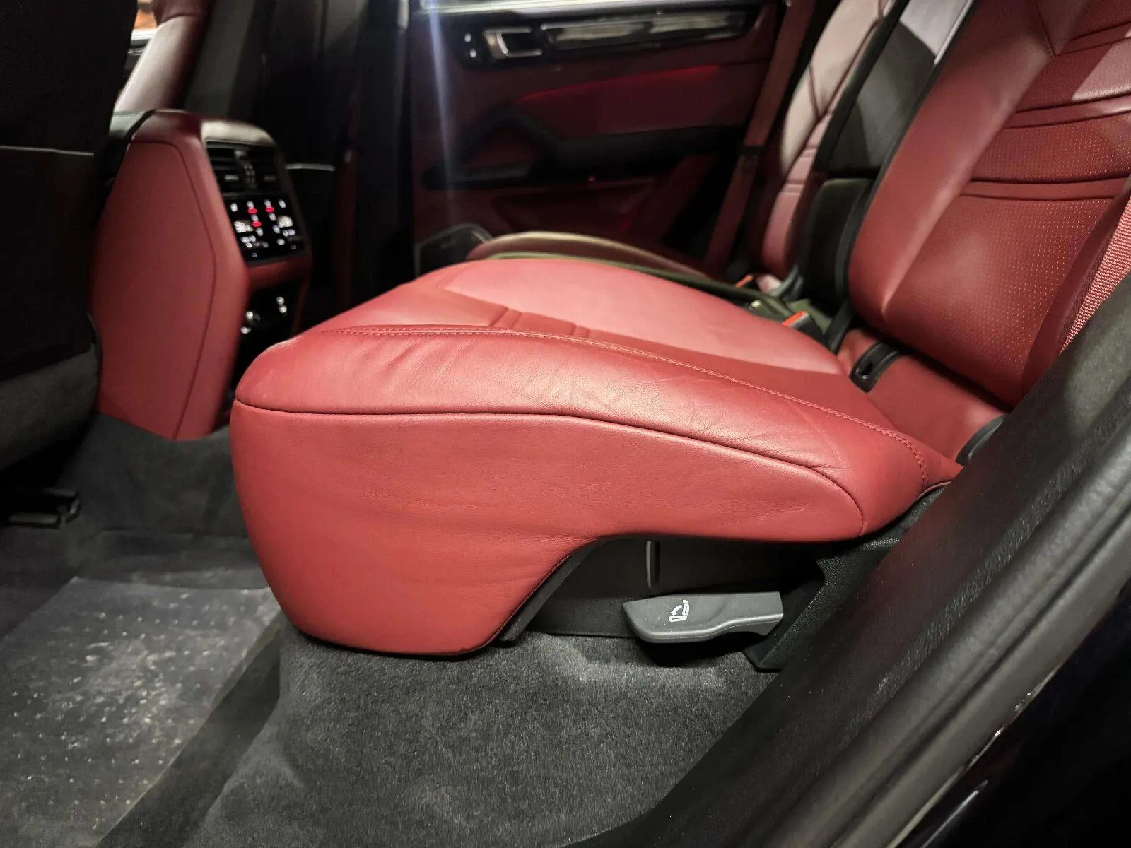 Porsche Cayenne photo 32