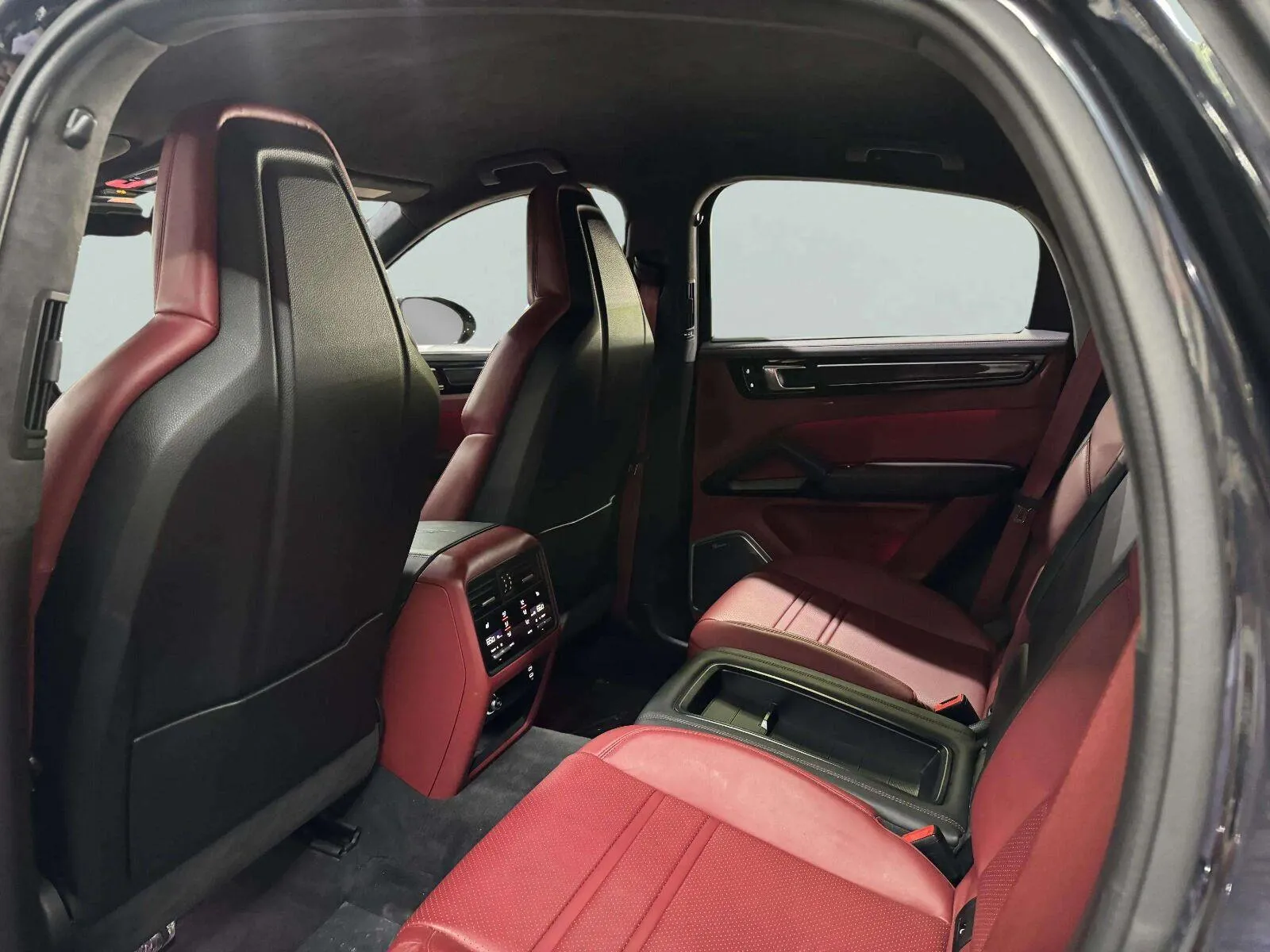 Porsche Cayenne photo 33