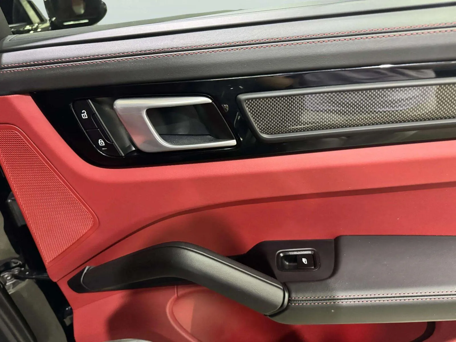 Porsche Cayenne photo 36