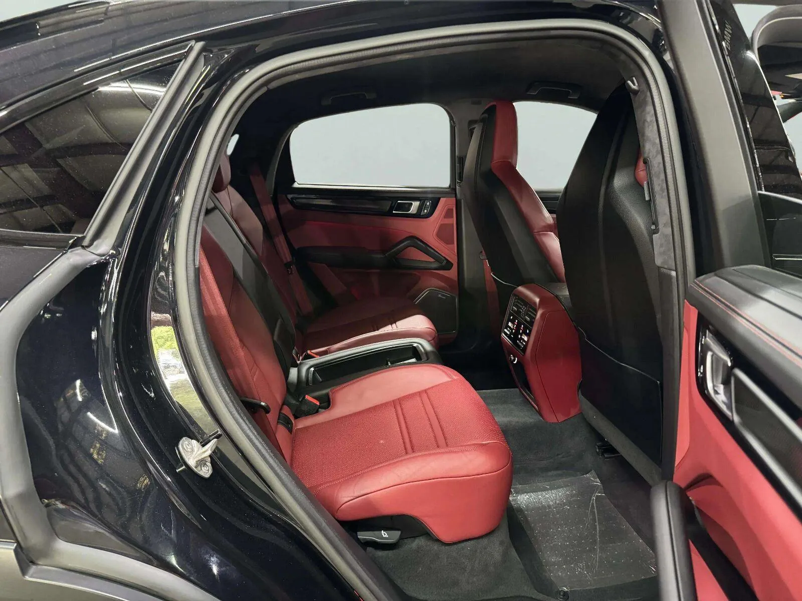 Porsche Cayenne photo 37