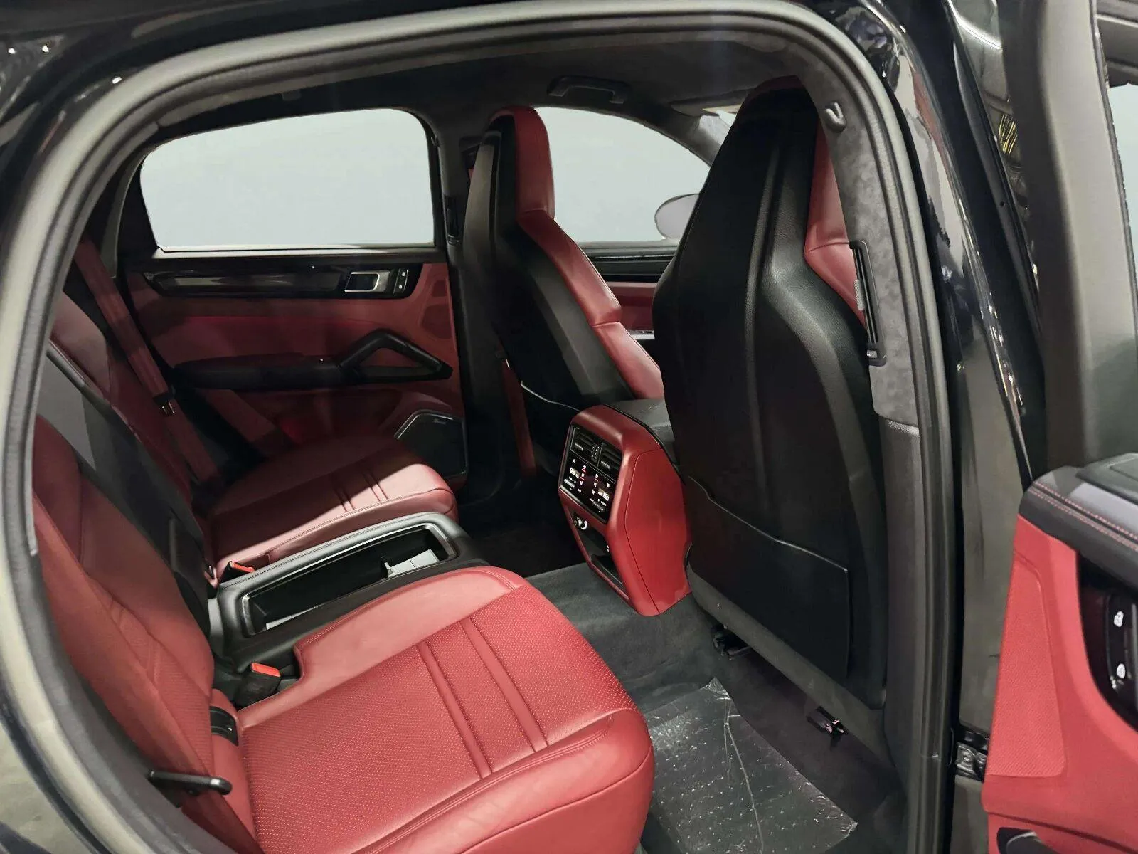 Porsche Cayenne photo 39