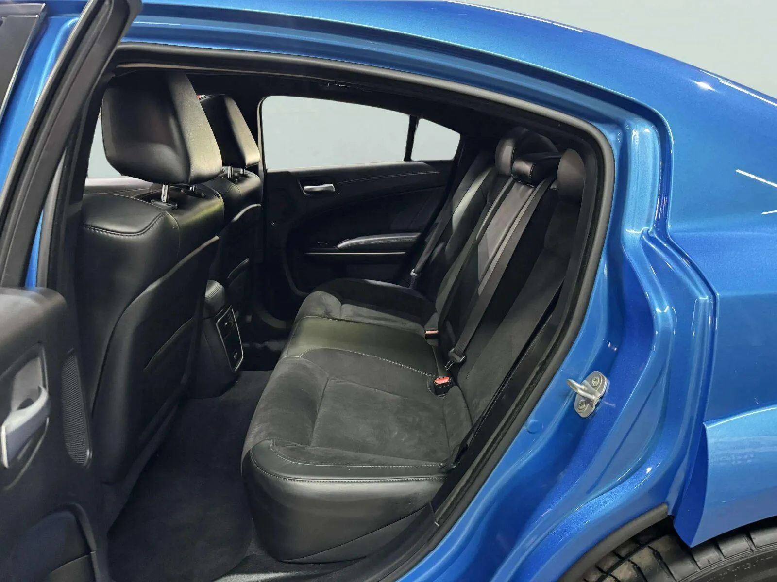 Dodge Charger photo 32