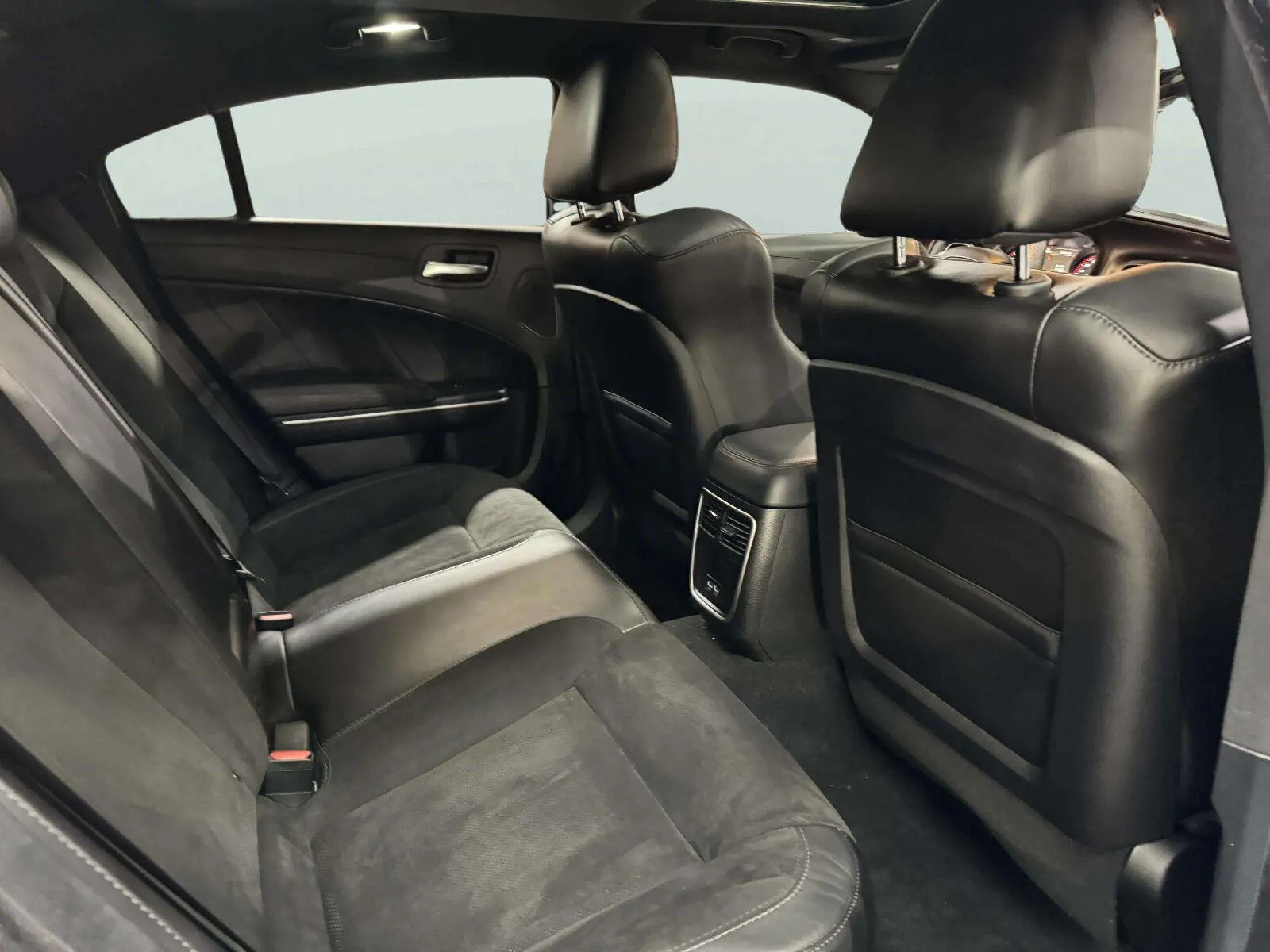 Dodge Charger photo 38