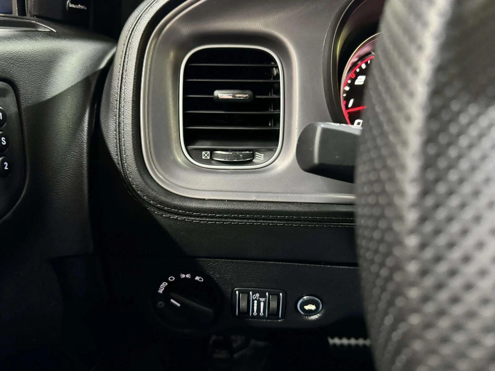 Dodge Charger photo 54