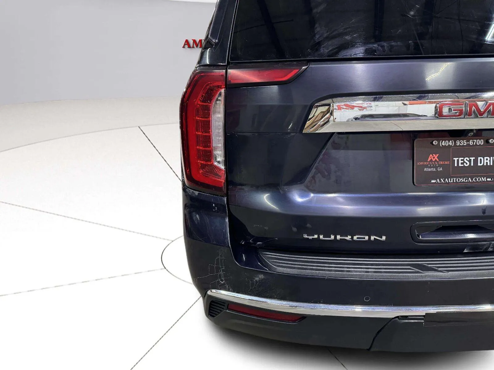 GMC Yukon photo 12