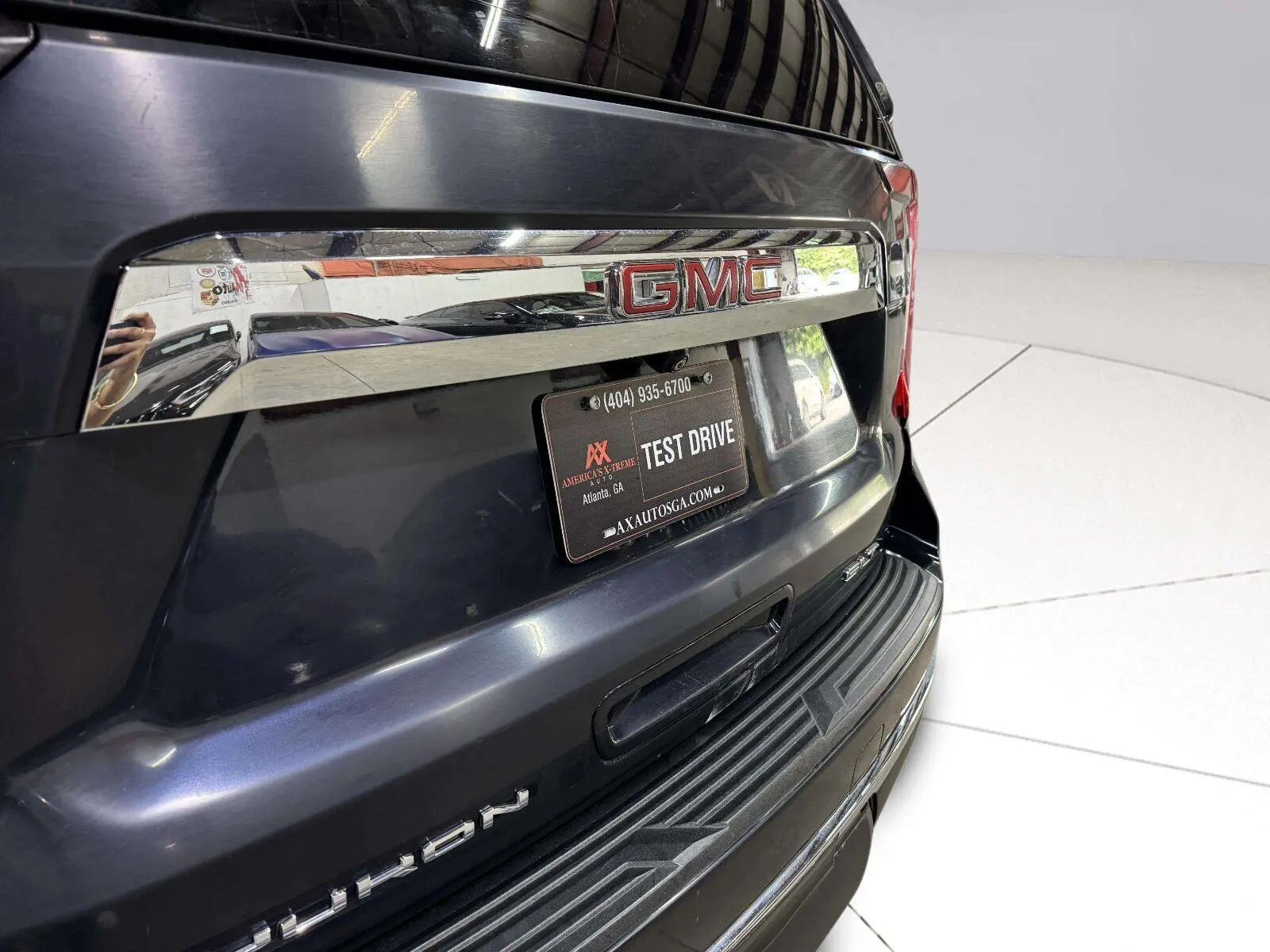 GMC Yukon photo 14