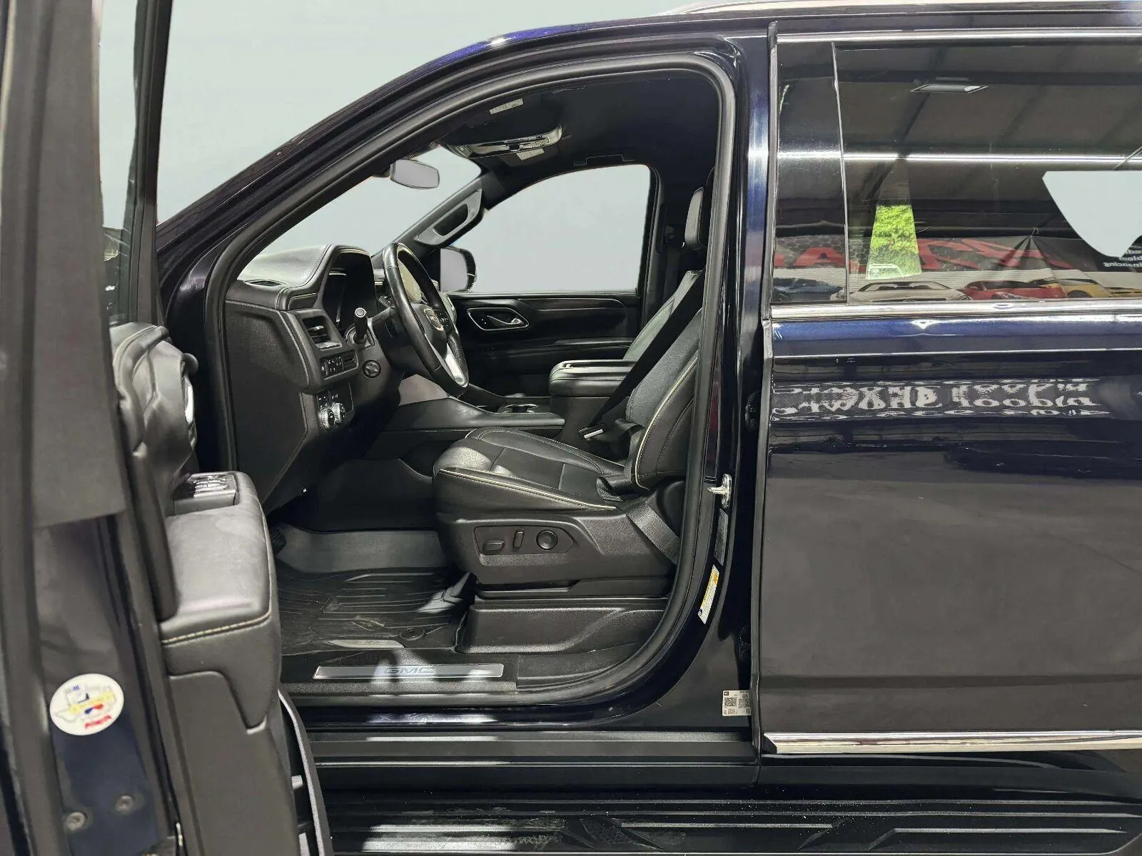 GMC Yukon photo 23