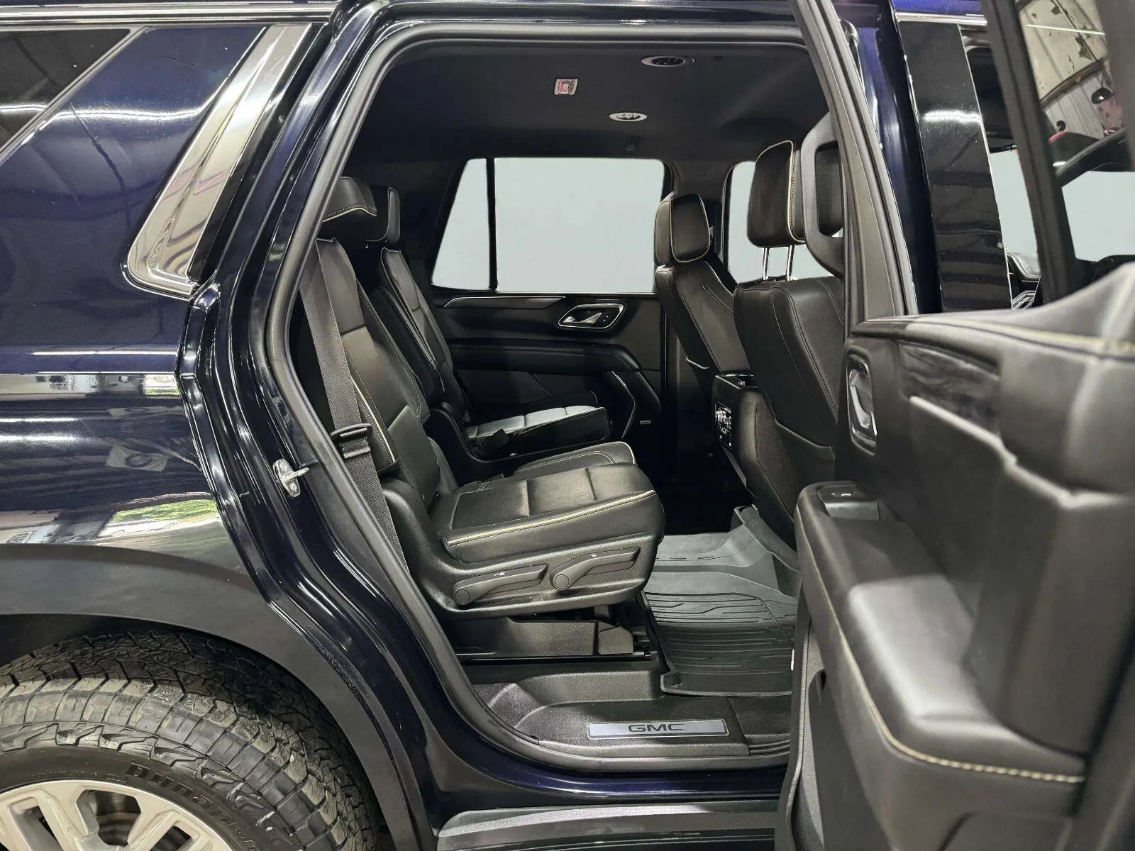 GMC Yukon photo 35