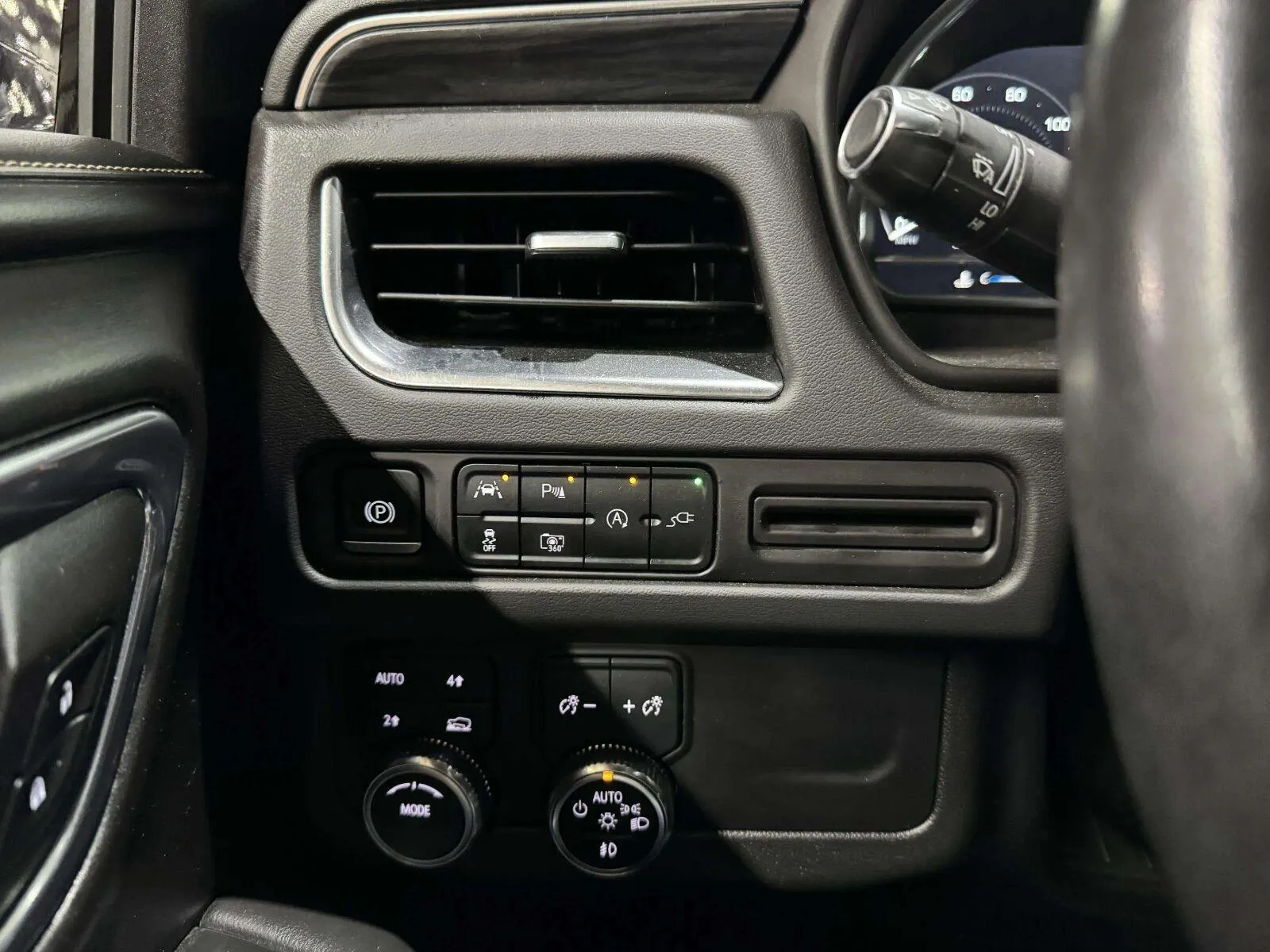 GMC Yukon photo 55