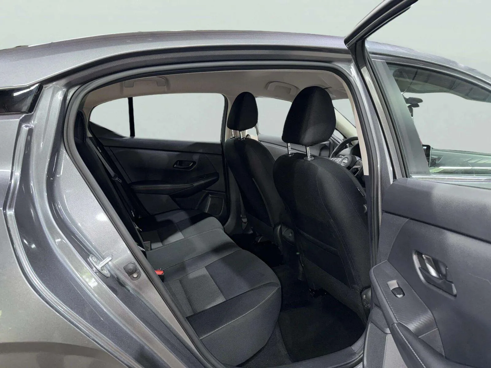 Nissan Sentra photo 24