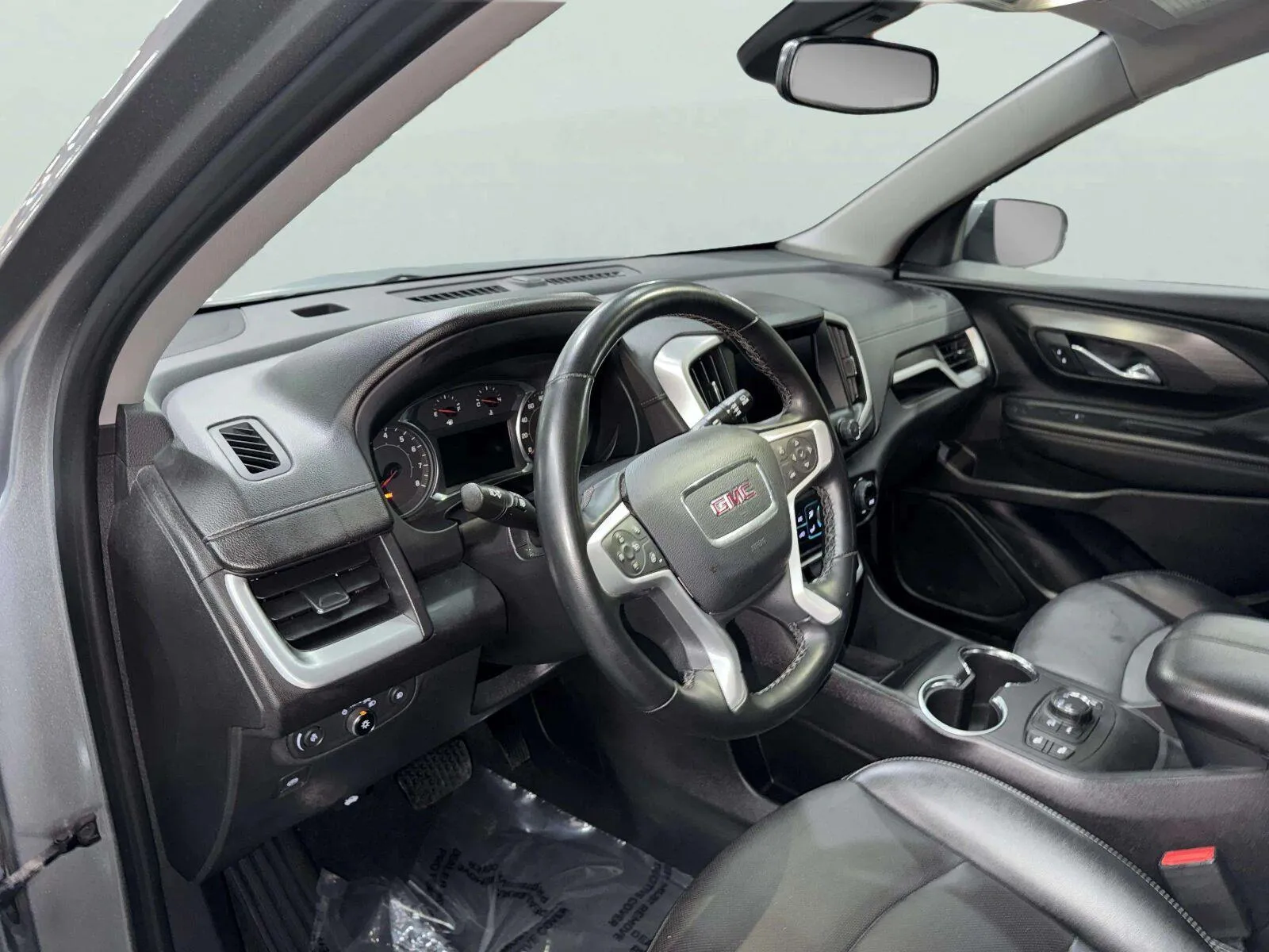 GMC Terrain photo 12