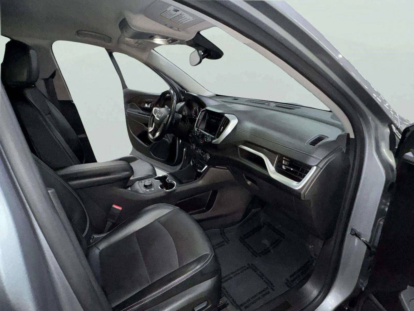 GMC Terrain photo 25