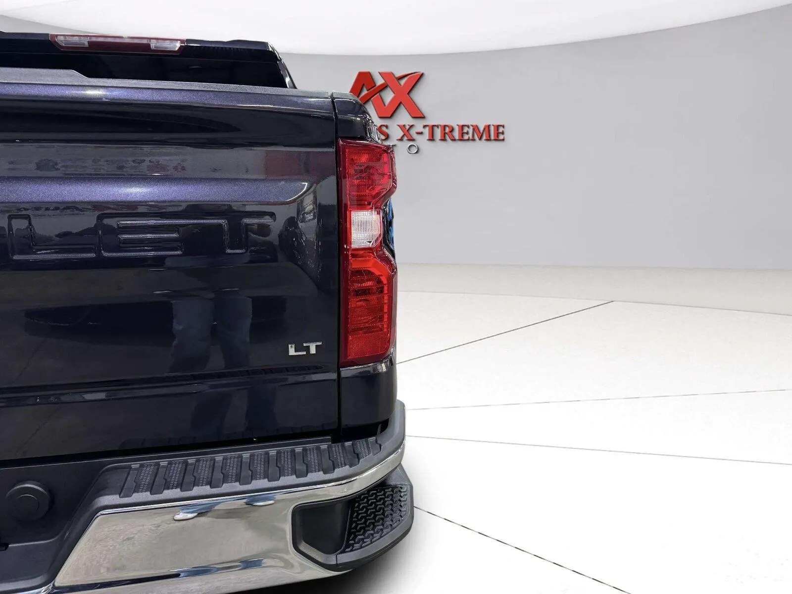 Chevrolet Silverado photo 14