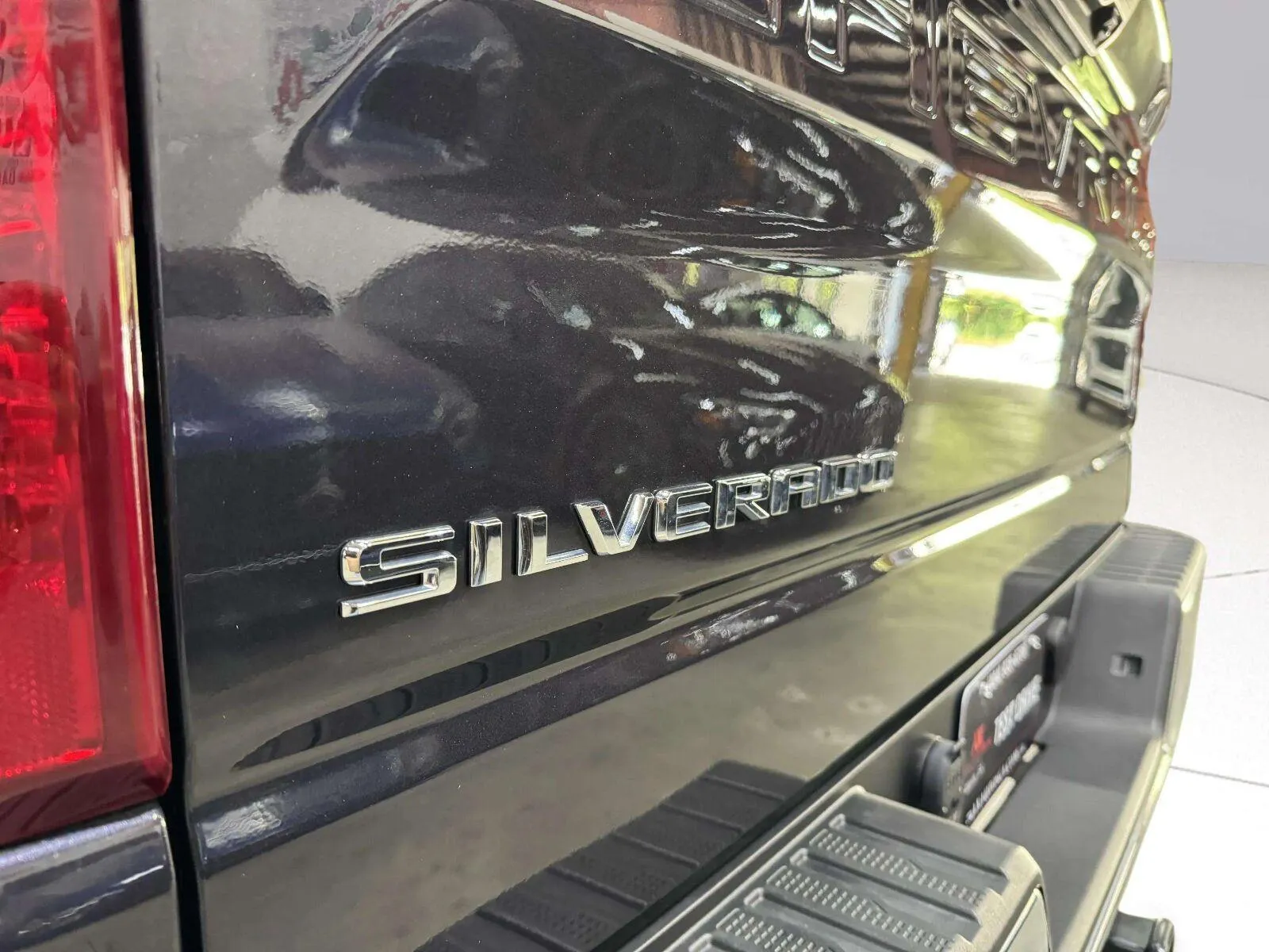 Chevrolet Silverado photo 16