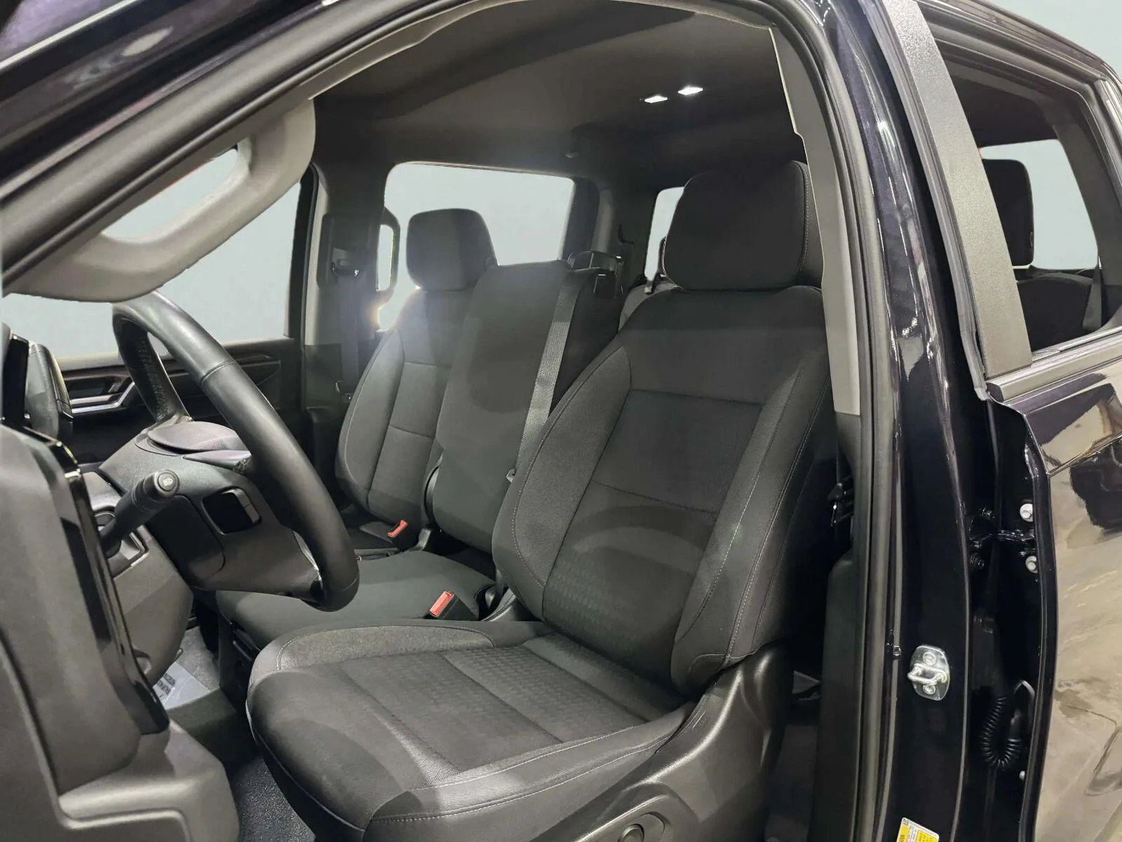 Chevrolet Silverado photo 28