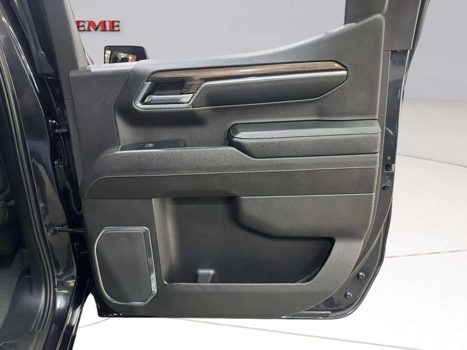 Chevrolet Silverado photo 34