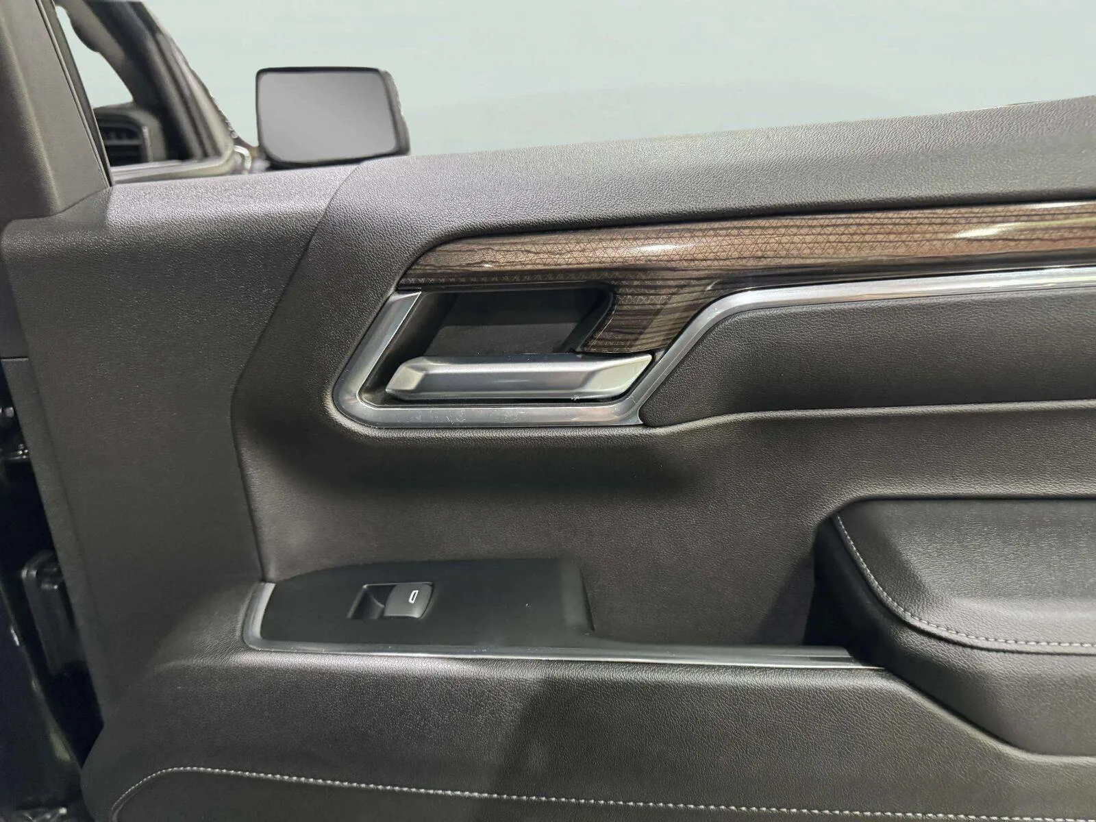 Chevrolet Silverado photo 35