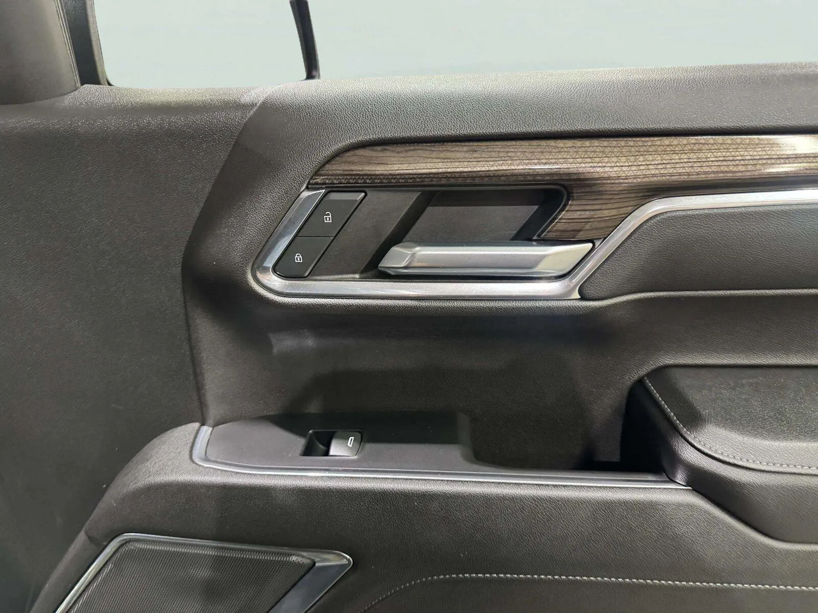 Chevrolet Silverado photo 40