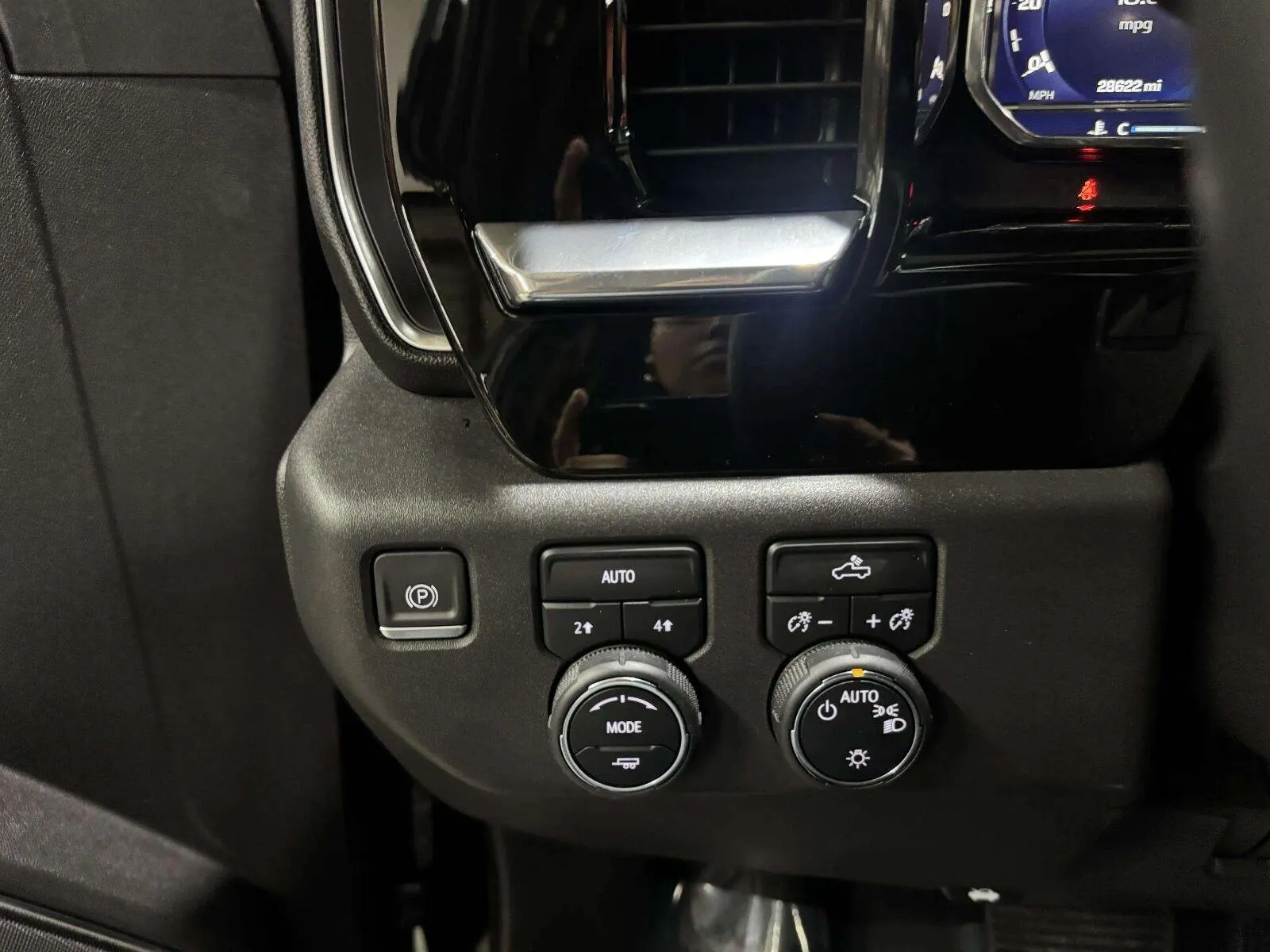 Chevrolet Silverado photo 51