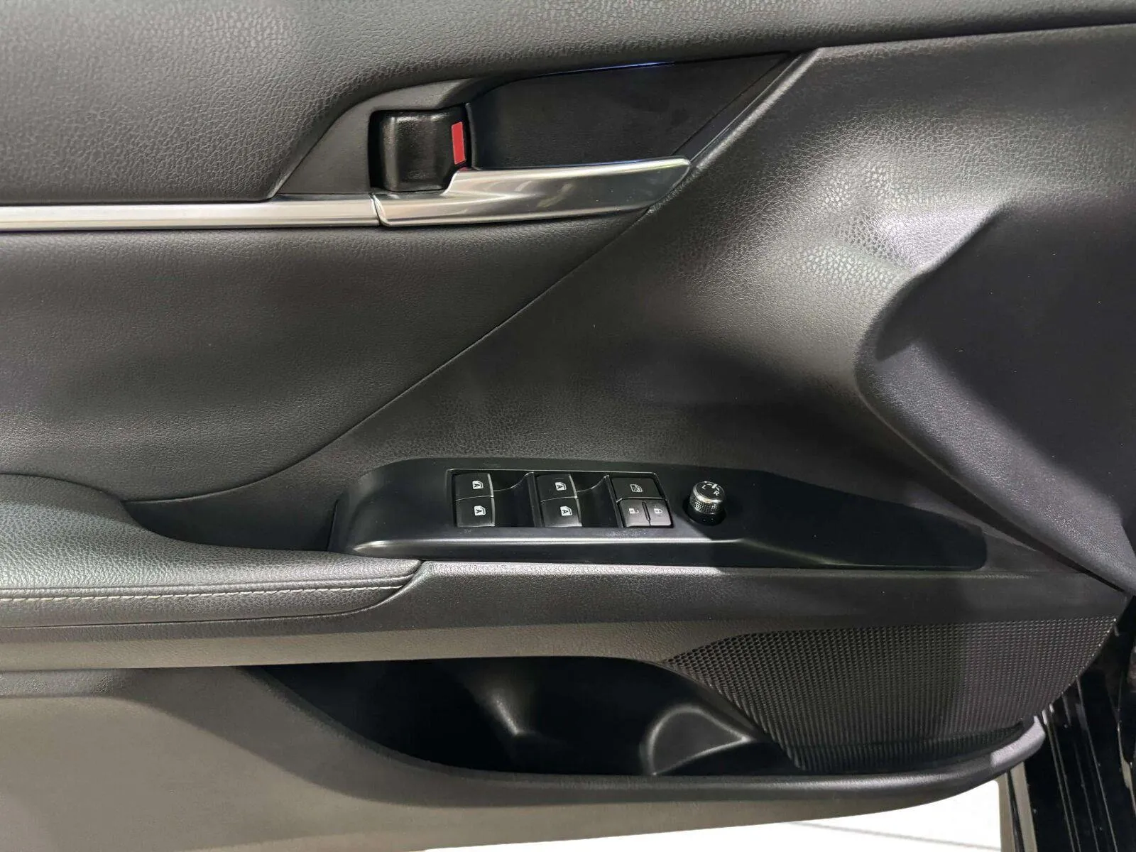 Toyota Camry photo 21