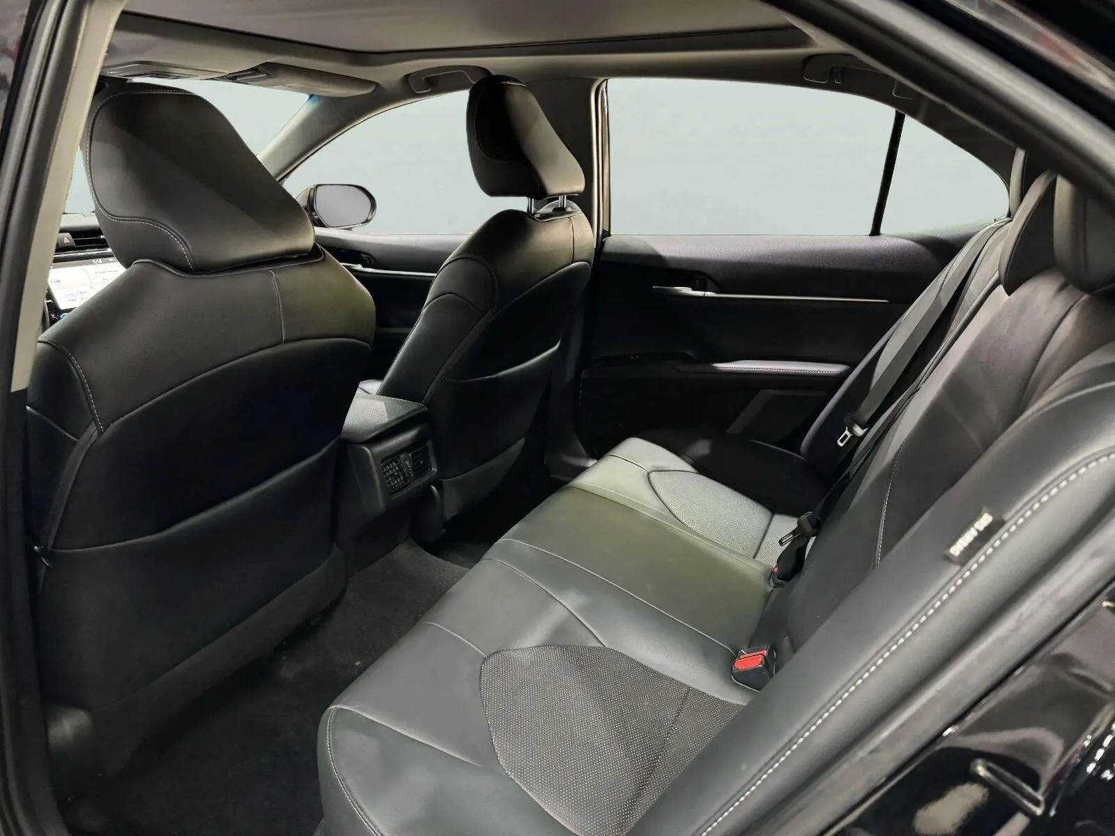 Toyota Camry photo 29