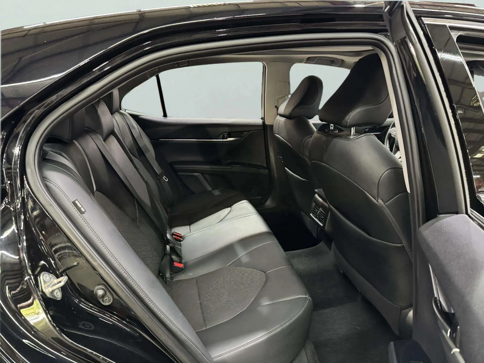 Toyota Camry photo 33