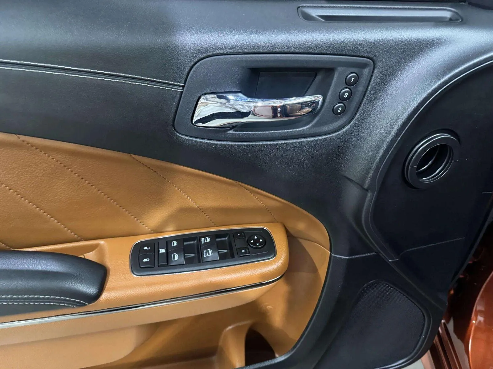 Dodge Charger photo 22