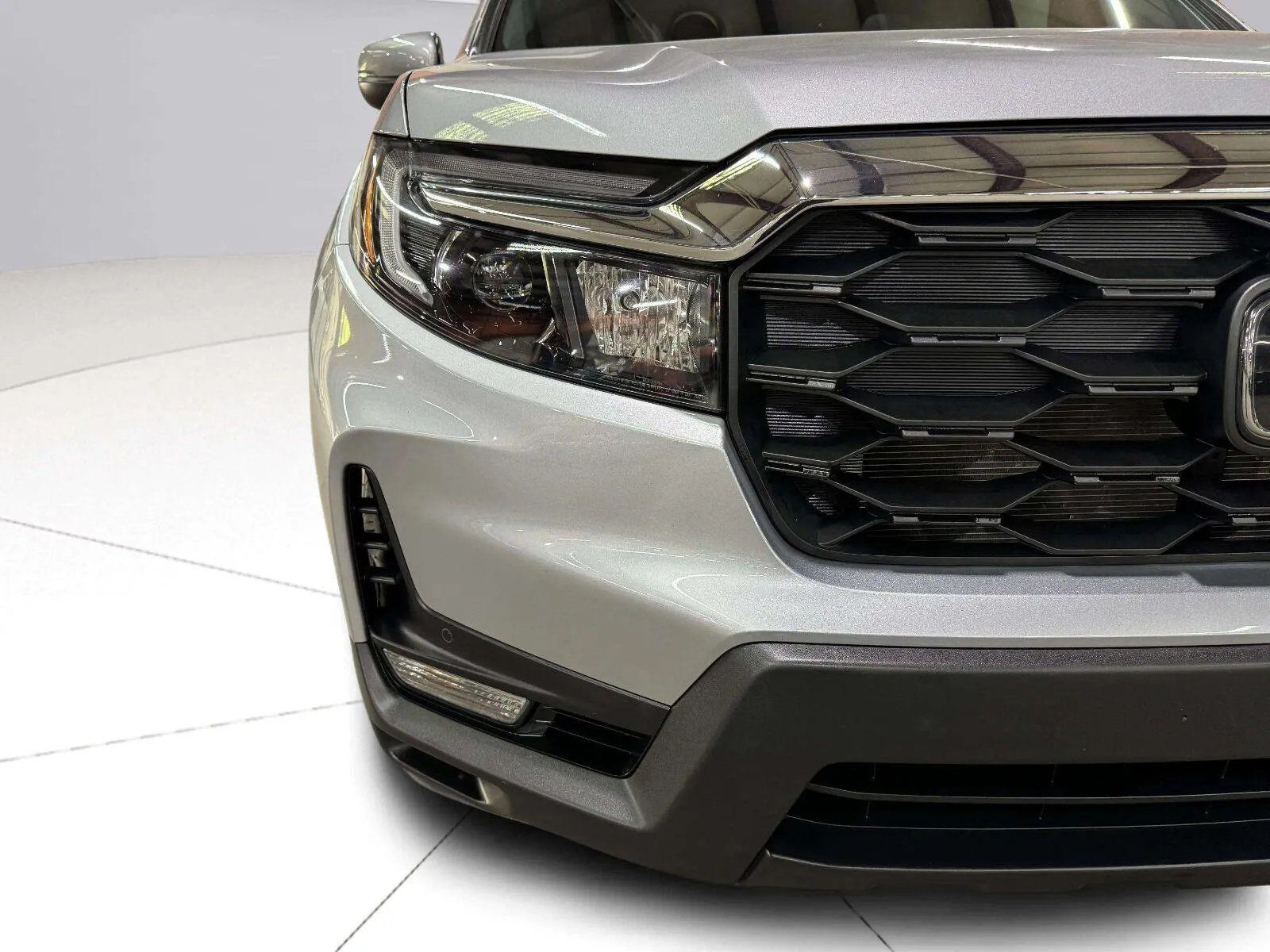 Honda Passport photo 12