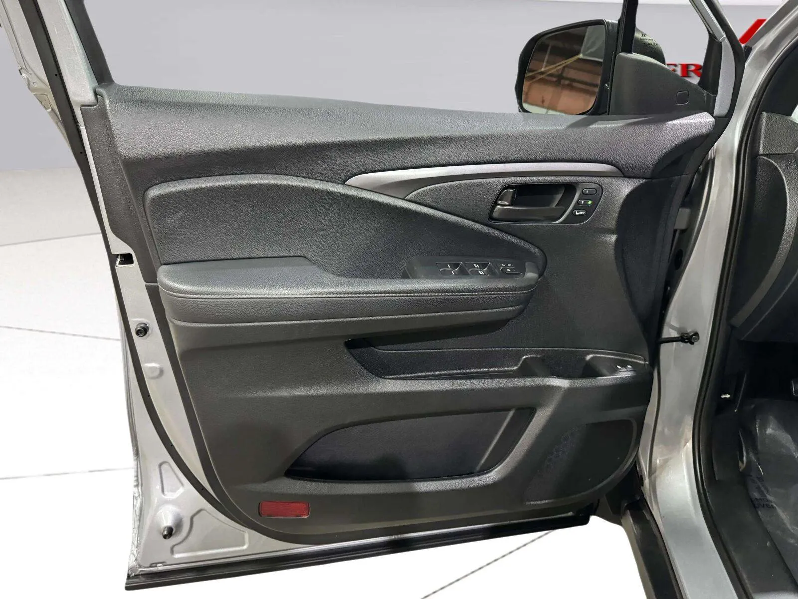 Honda Passport photo 19