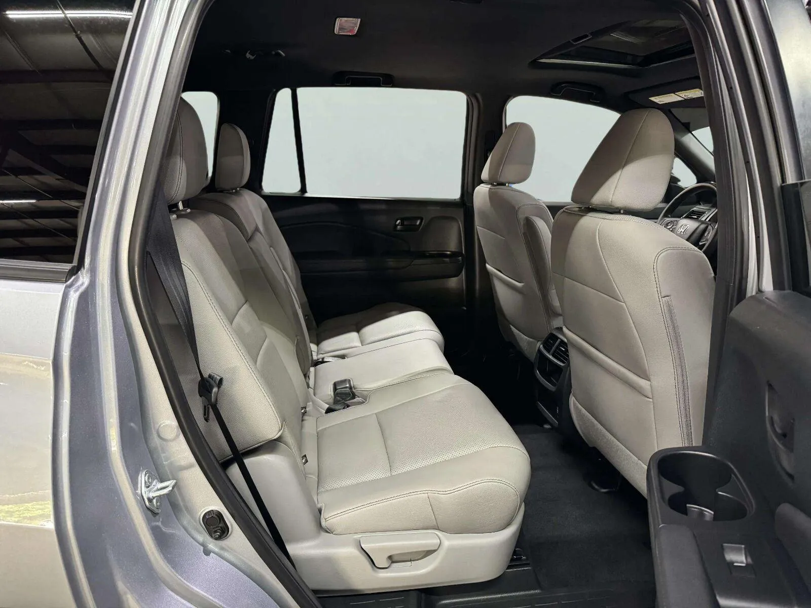 Honda Passport photo 32
